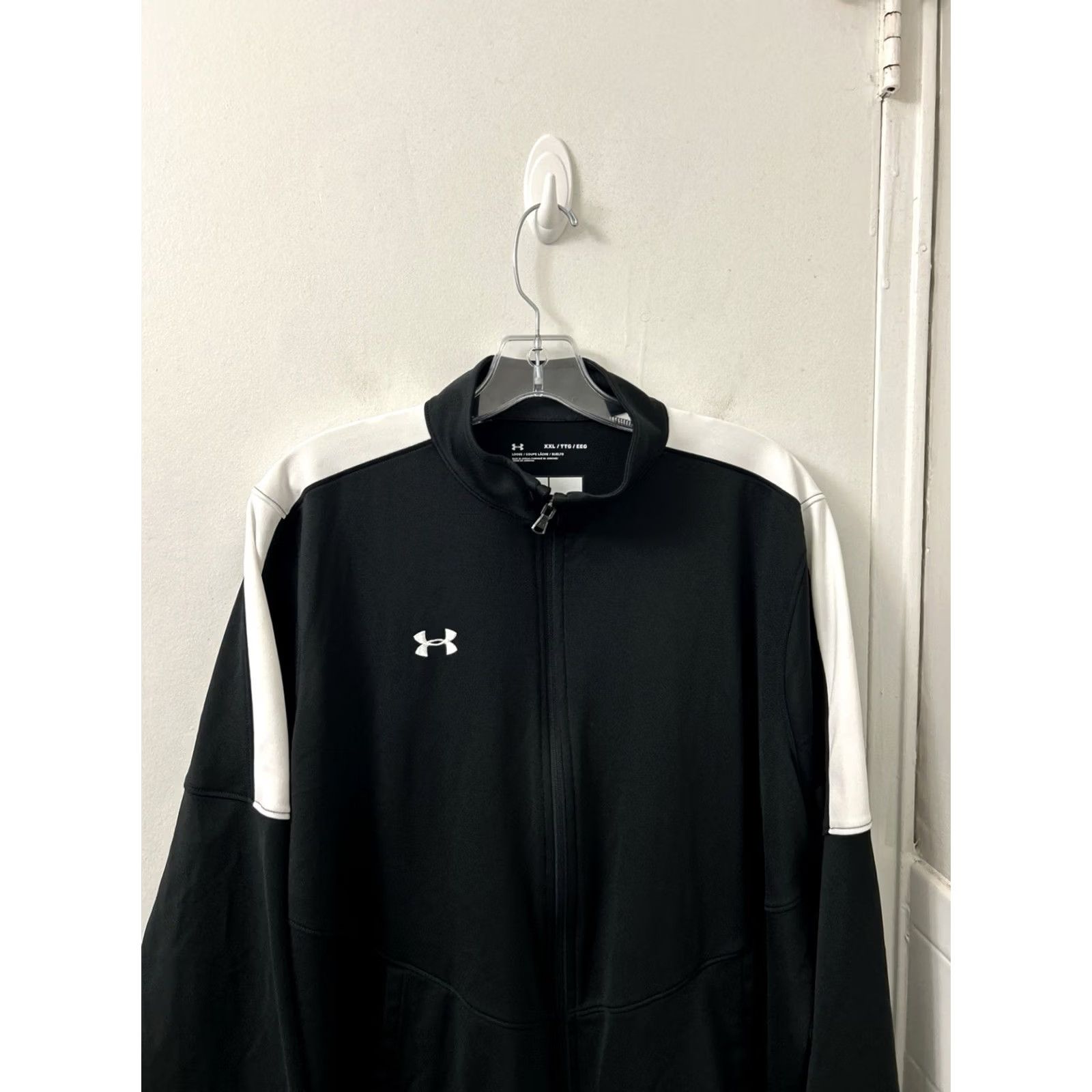 Under Armour Under Armour Track Jacket Mens 2XL Black White Full Zip Loose Fit Athletic L/S Size US XXL / EU 58 / 5 - 2 Thumbnail