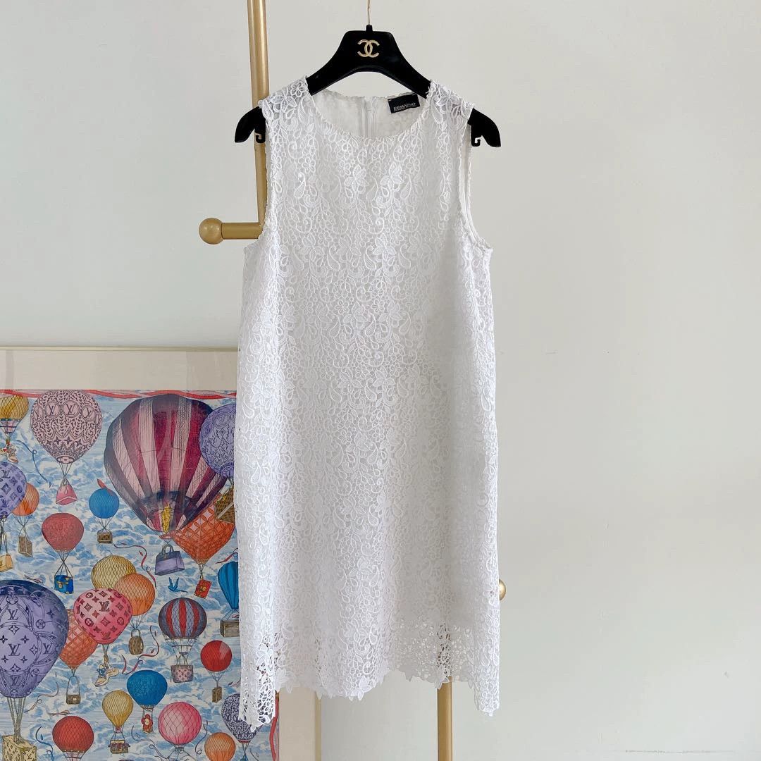 Ermanno Scervino ERMANNO SCERVINO white lace dress size 40 Size S / US 4 / IT 40 - 1 Thumbnail