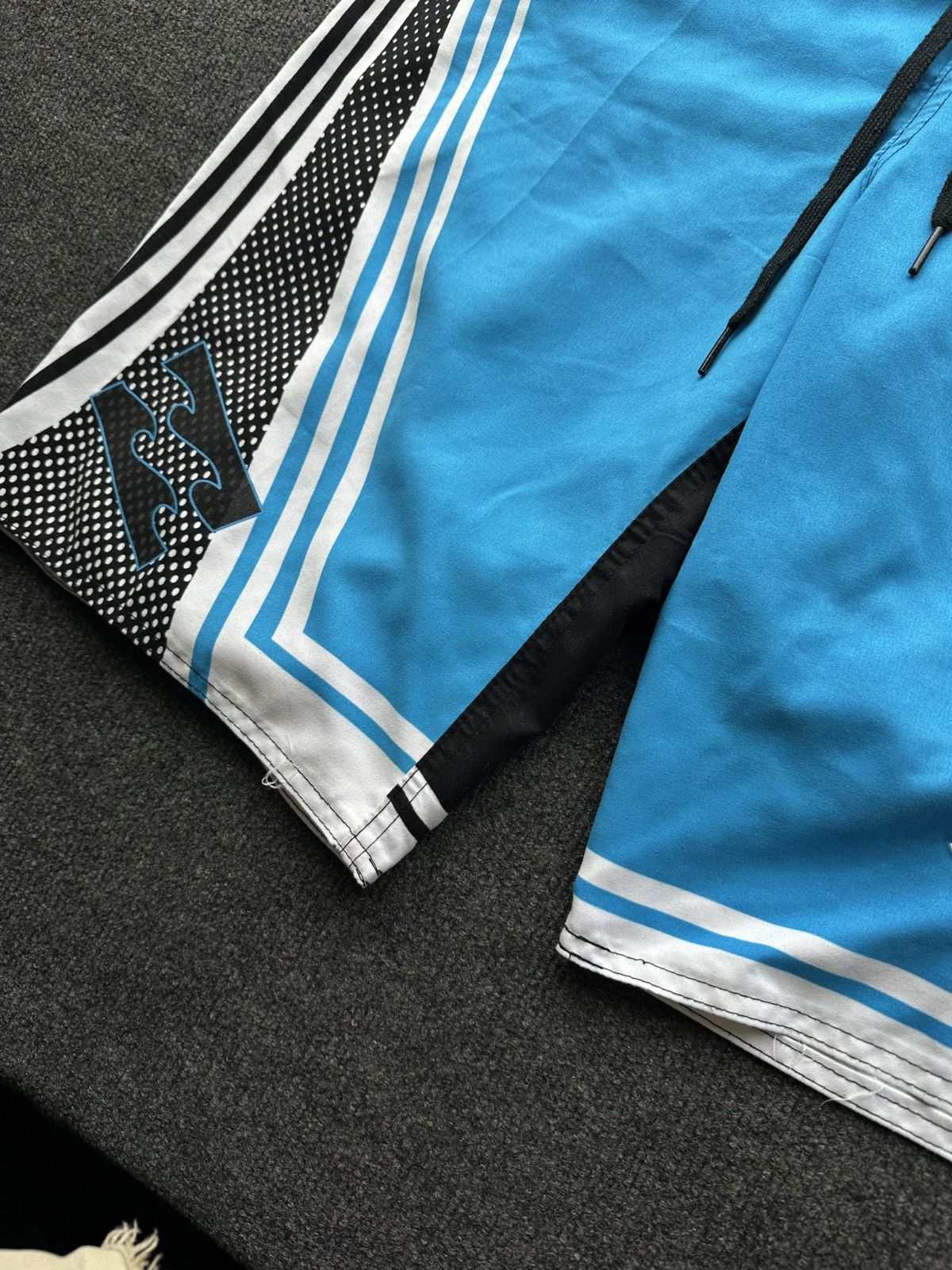 Billabong 🚨RARE BILLABONG BIG LOGO SWIMM SHORTS Y2K SURF VINTAGE Size US 32 / EU 48 - 6 Thumbnail