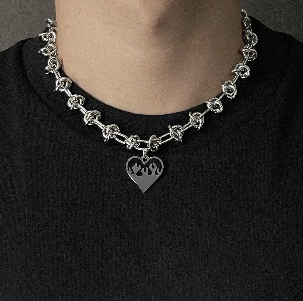 Japanese Brand × Jewelry Retro punk barbed wire fire heart chain choker necklace Size ONE SIZE - 1 Thumbnail