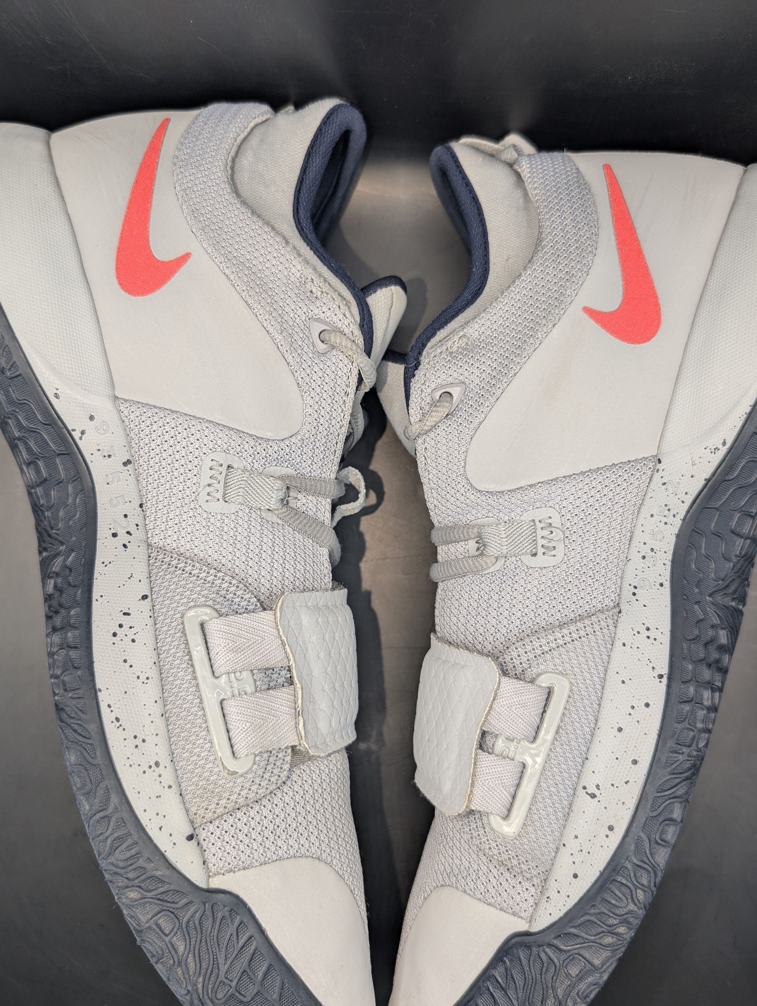 Nike Nike PG 2.5 Promo Sample PE Uconn Huskies Wolf Grey Size US 13 / EU 46 - 6 Thumbnail