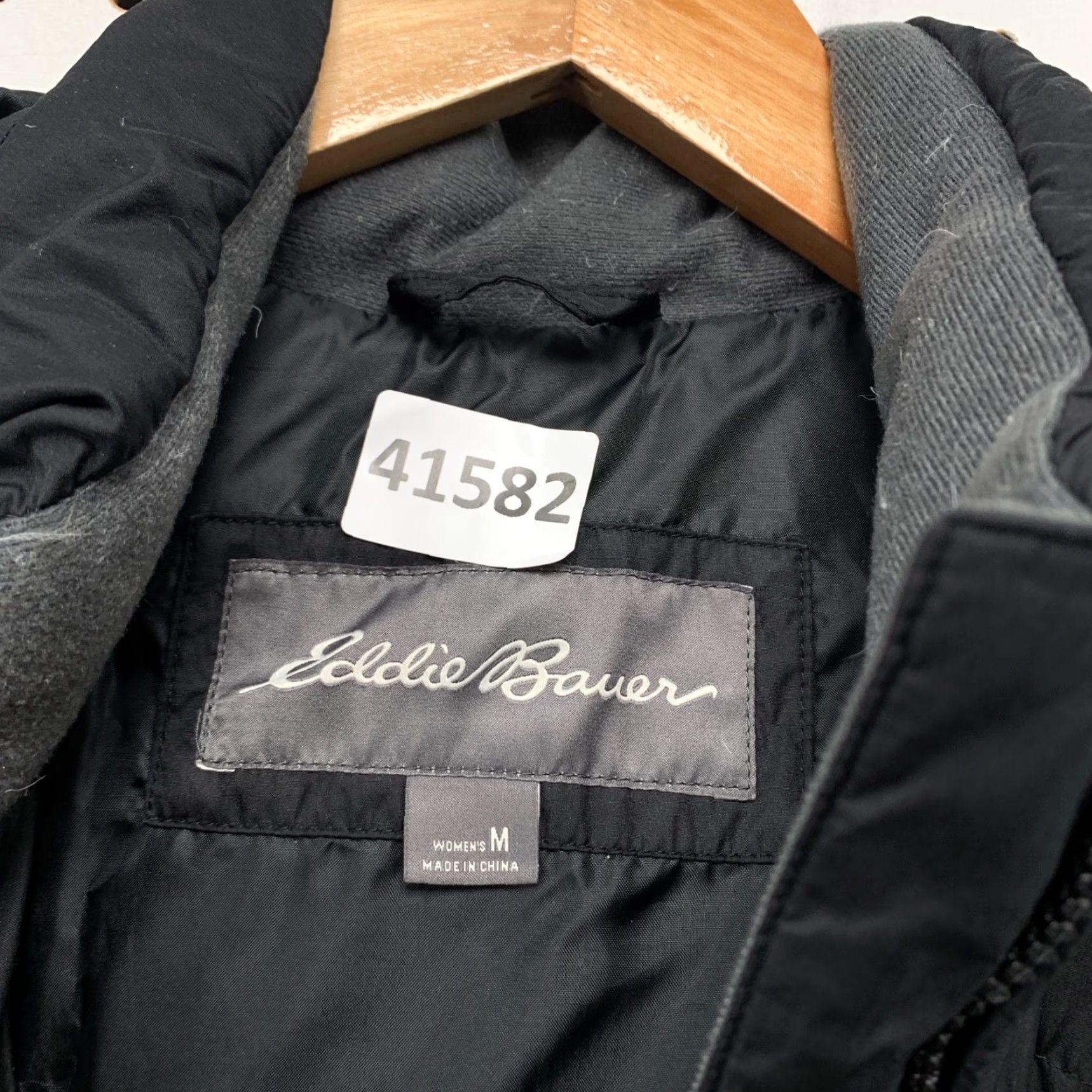 Eddie Bauer Eddie Bauer Quilted Down Puffer Coat Womens Medium Black Hooded Faux Fur Long Coat Size M / US 6-8 / IT 42-44 - 3 Thumbnail