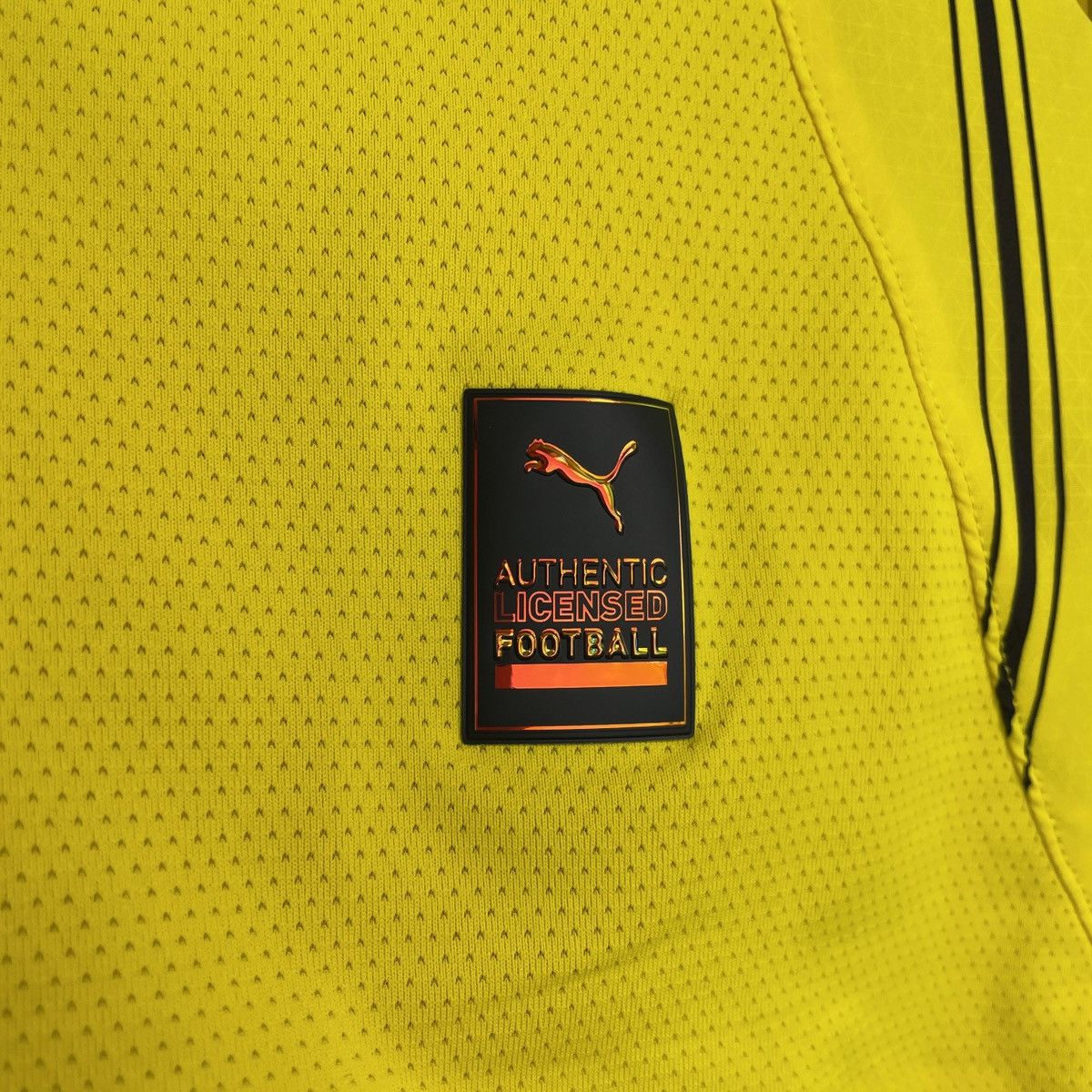 Puma Borussia Dortmund Sabitzer Authentic Home Jersey 2024/2025 Size US M / EU 48-50 / 2 - 9 Thumbnail