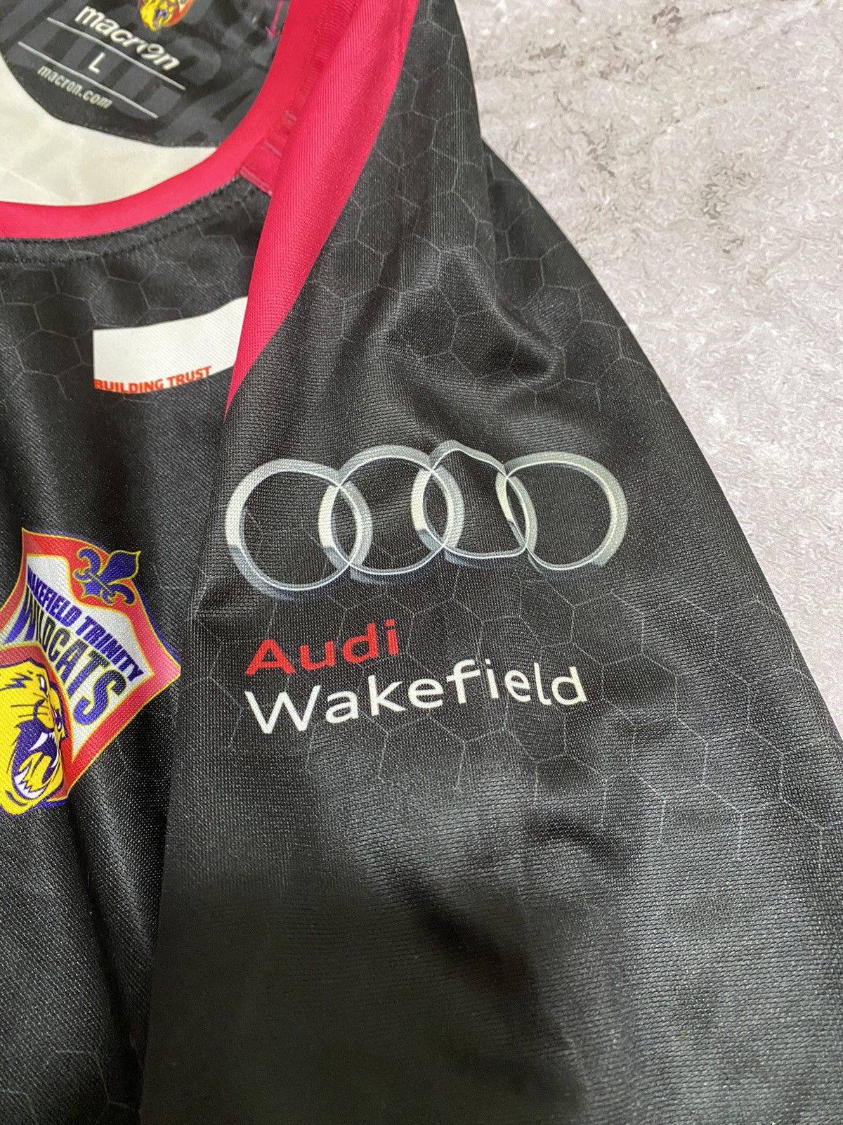 Macron Macron 2014 Wakefield Wildcats Away Rugby League Jersey Y2K Size US L / EU 52-54 / 3 - 12 Thumbnail