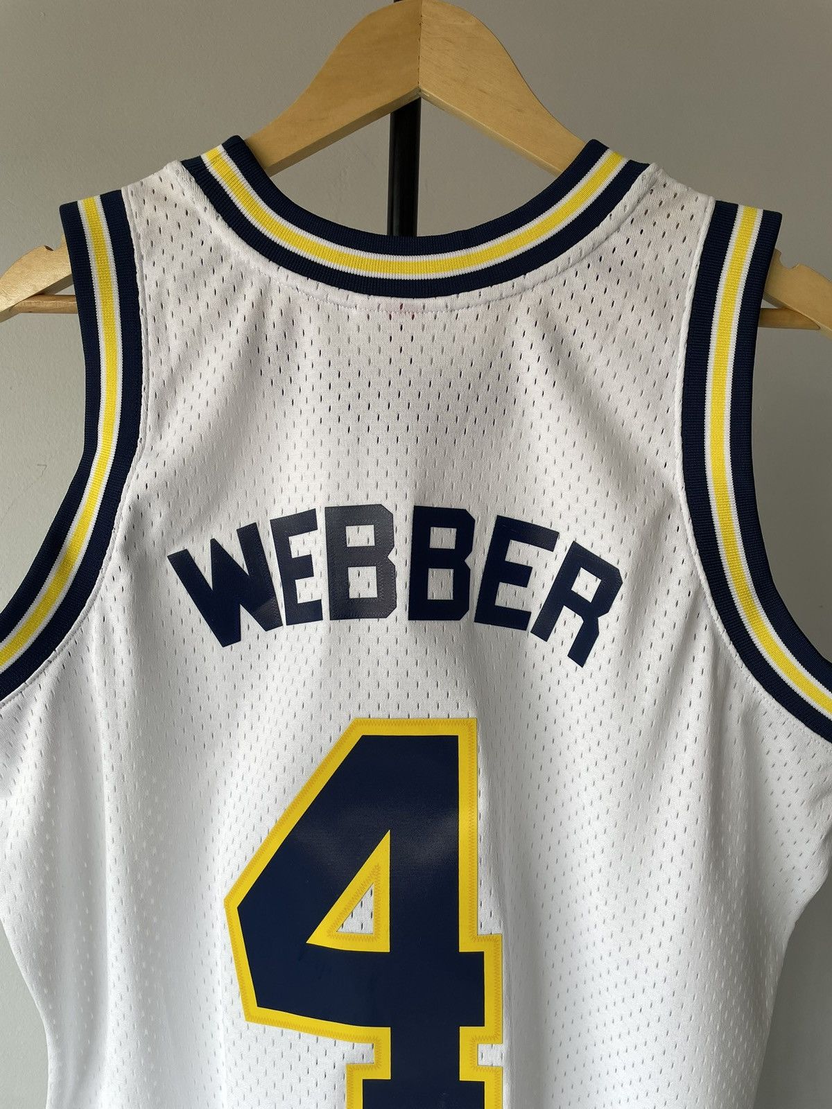 Mitchell & Ness Mitchell & Ness Michigan Chris Webber Jersey Size US L / EU 52-54 / 3 - 6 Thumbnail