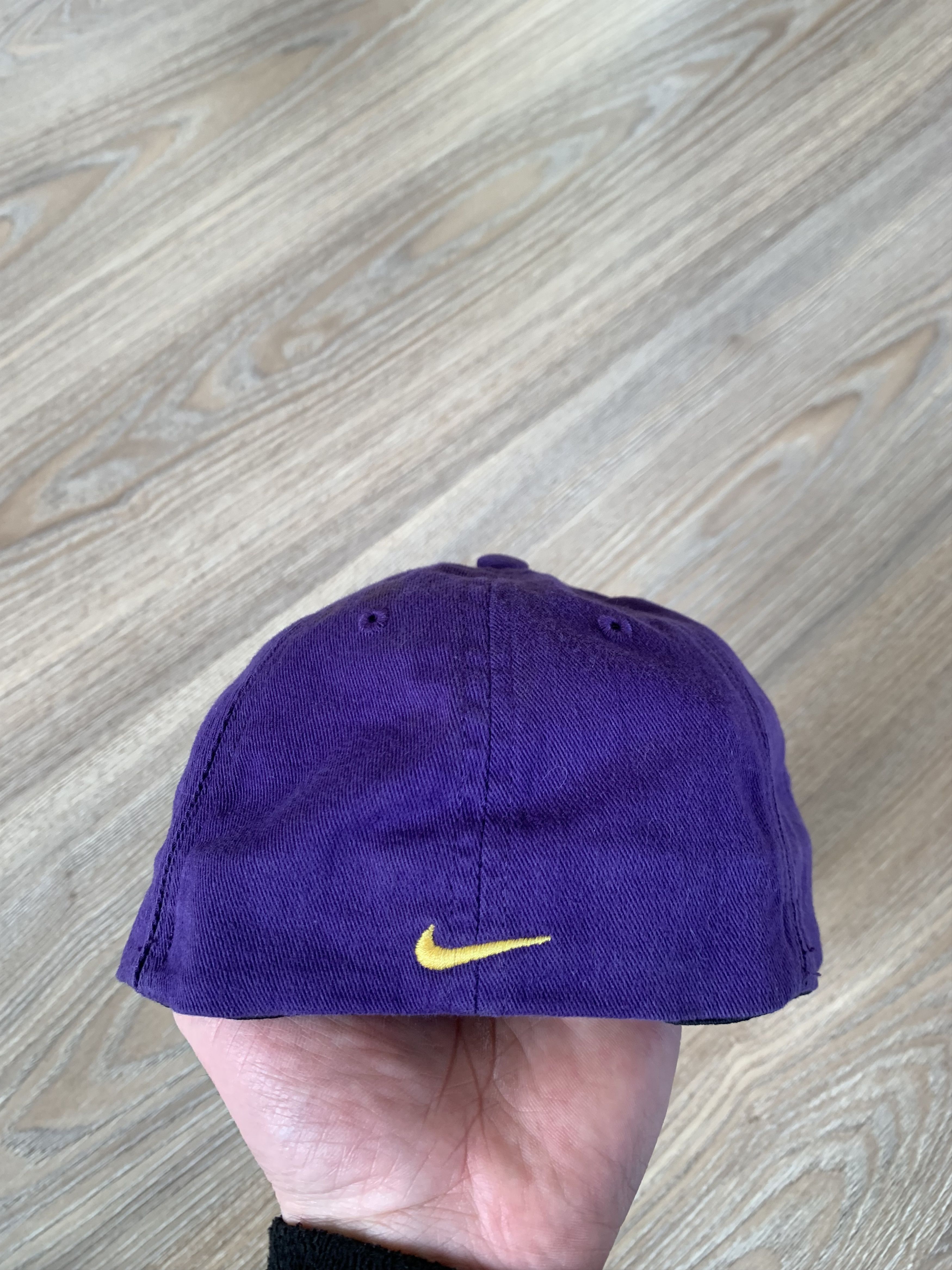 Nike Youth Rare Nike Los Angeles Lakers NBA Baseball Cap Size ONE SIZE - 4 Thumbnail