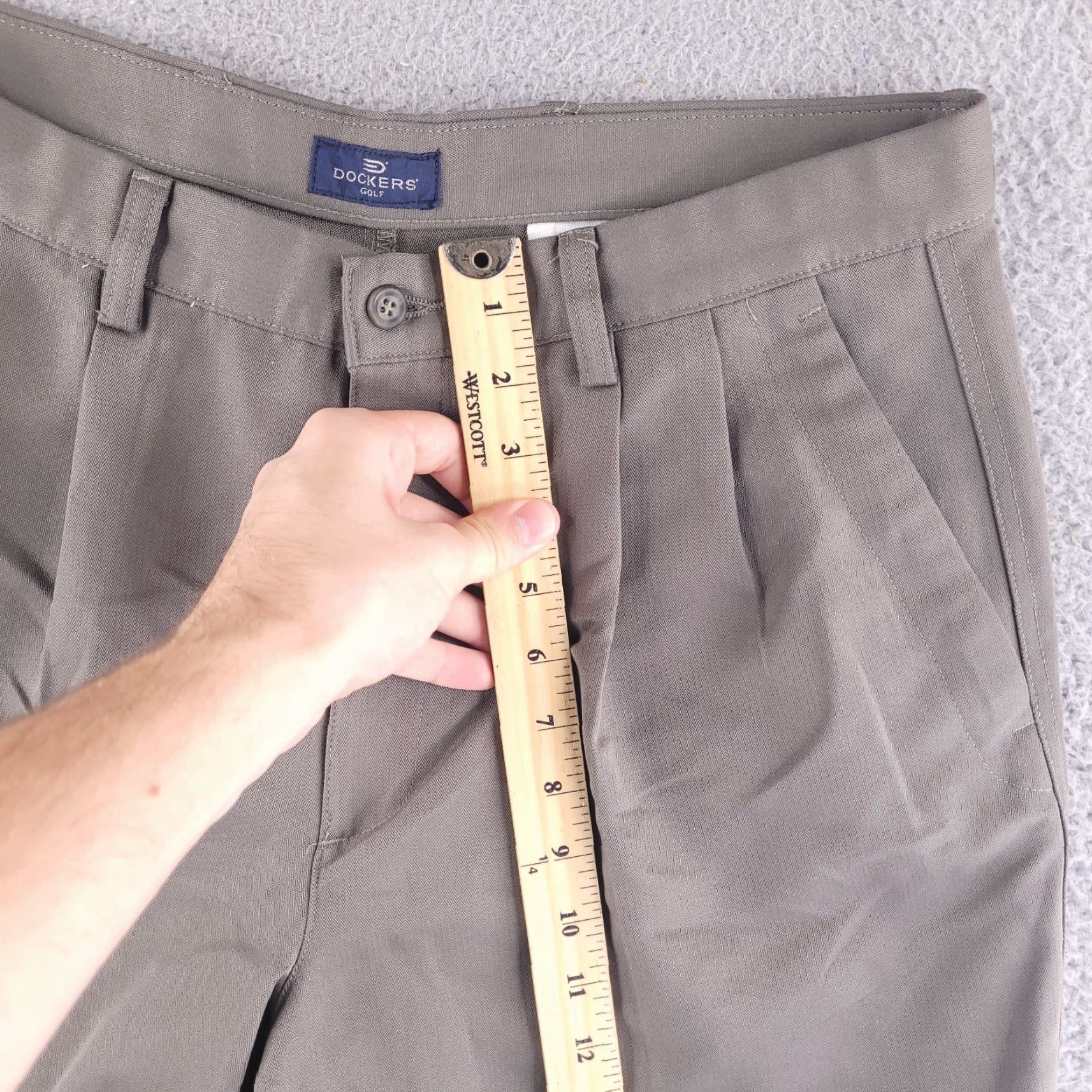 Dockers VINTAGE Dockers Shorts Mens 34 Gray Golf Pleated Polyester Retro Chino Casual 34 in Gray Mens Size US 34 / EU 50 - 5 Thumbnail
