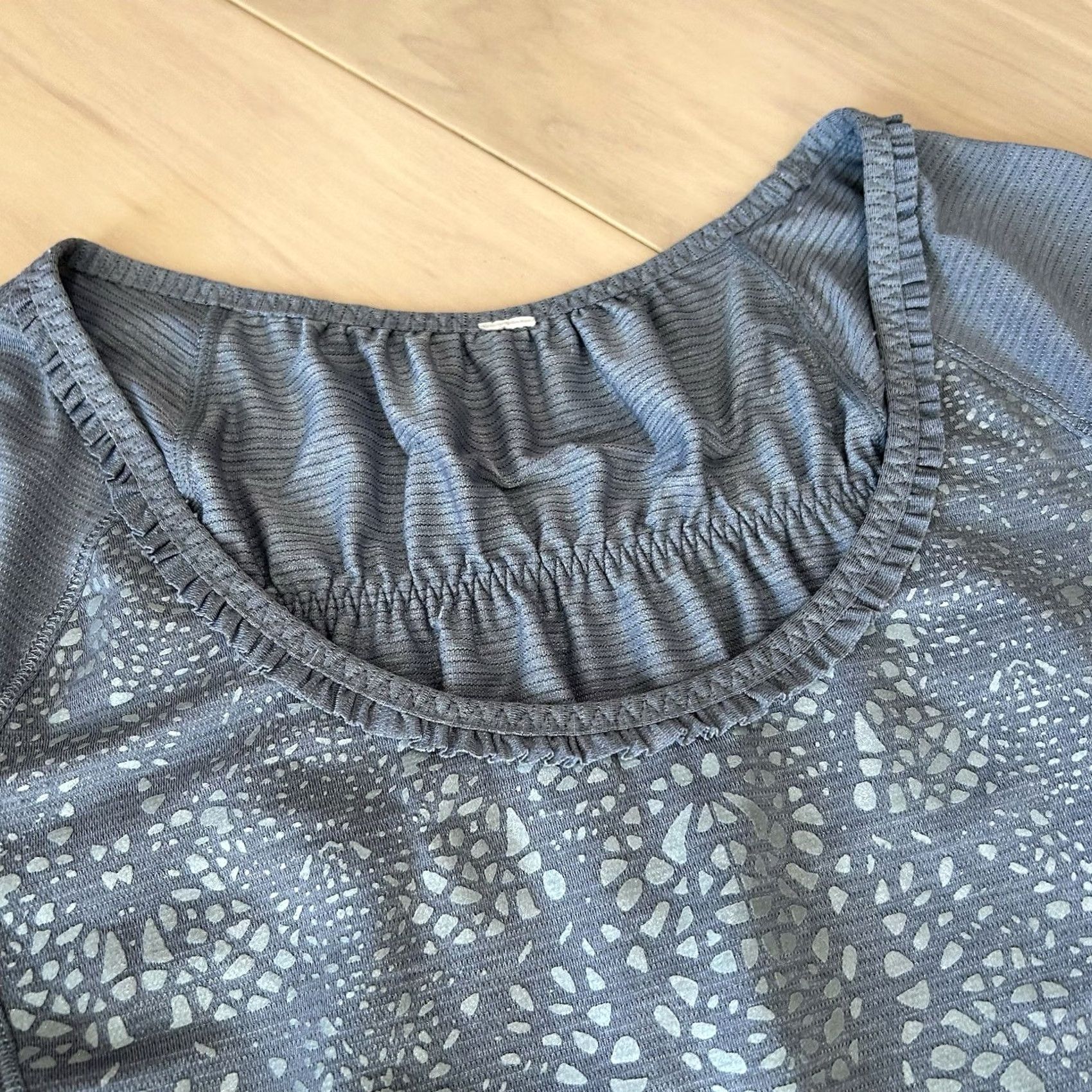 Lululemon Lululemon Run Wild Gray Tech Top Short Sleeve Women’s 6 Pullover Breathable Reflective Pockets Athletic Shirt Size M / US 6-8 / IT 42-44 - 2 Thumbnail