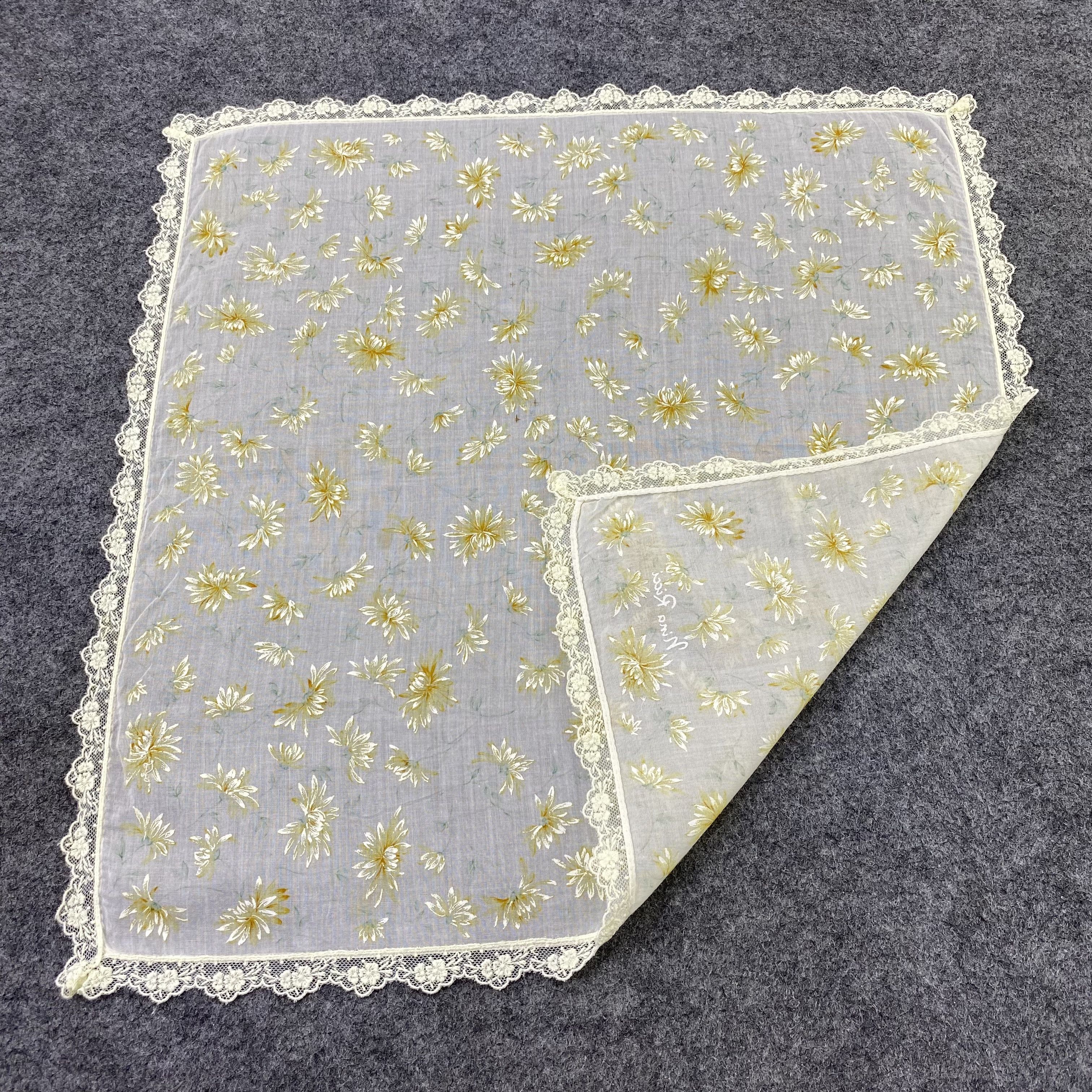 Nina Ricci Nina Ricci Handkerchief /Bandana/Neckerchief-B1547 Size ONE SIZE - 5 Thumbnail