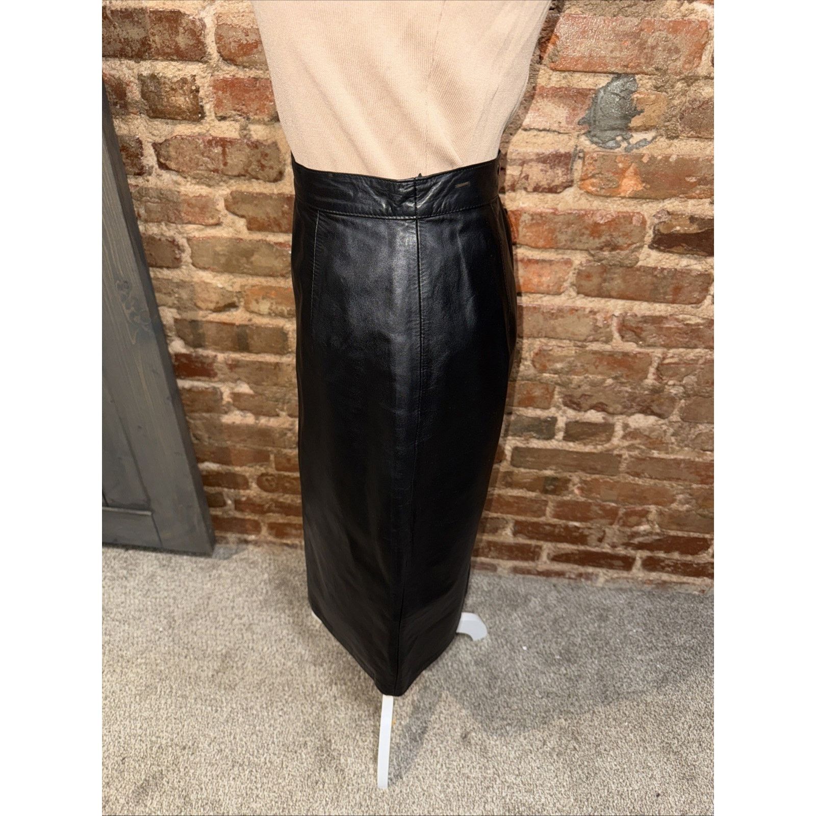 Other CEDARS VINTAGE Black Leather Midi Skirt Lined Sz 8 Mob Wife Size 30" / US 8 / IT 44 - 3 Thumbnail
