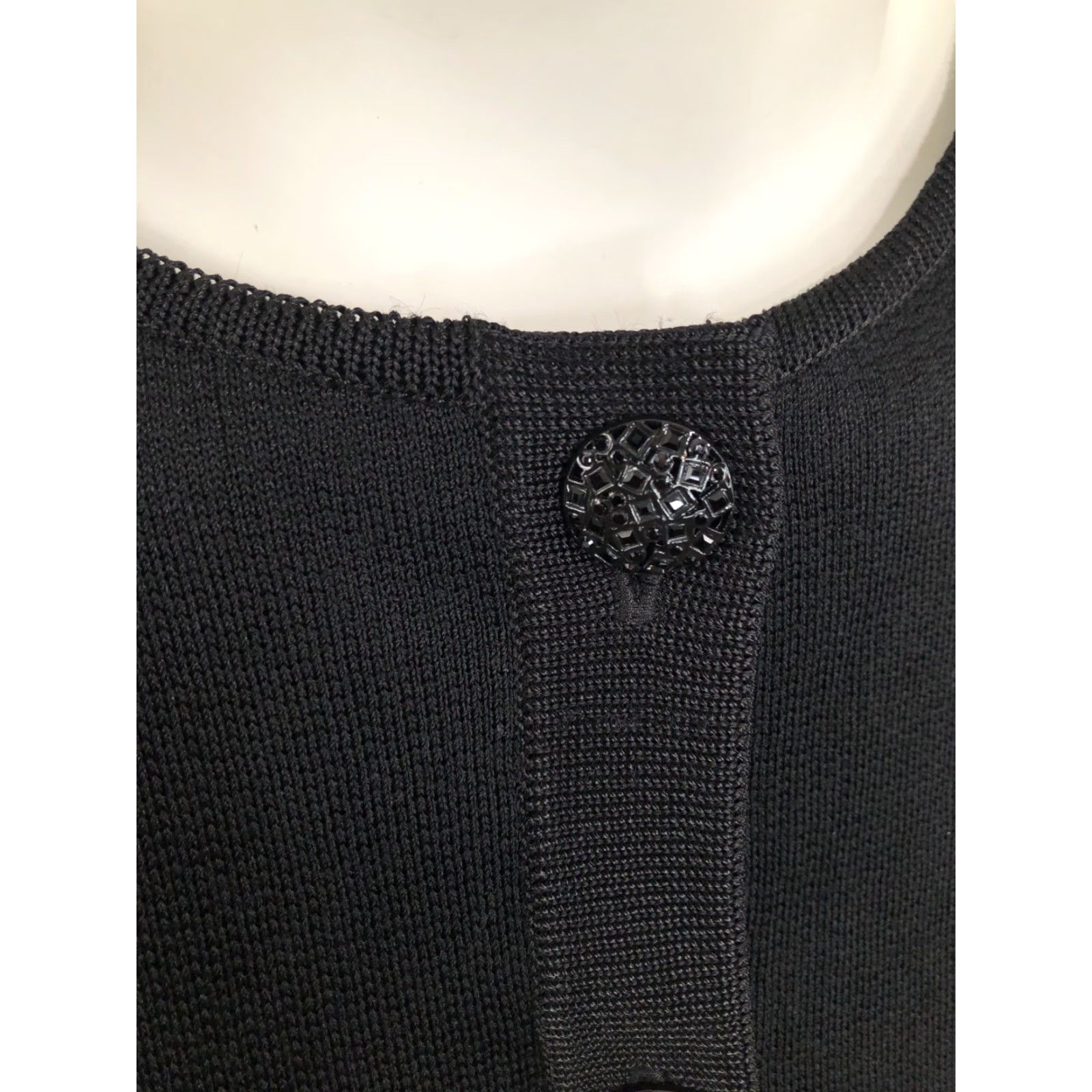 St. John ST. JOHN Womens M Knitted in USA Crop Wool Blend Cardigan Sweater EXCELLENT Black USA Knit Cardigan M Womens Jeans? Size M / US 6-8 / IT 42-44 - 4 Thumbnail
