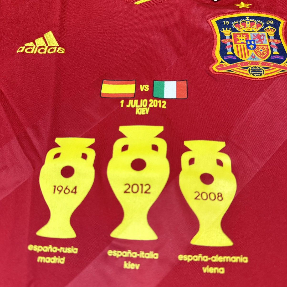 Adidas Spain Euro2012 champion special edition shirt (bnwt) Size US M / EU 48-50 / 2 - 4 Thumbnail