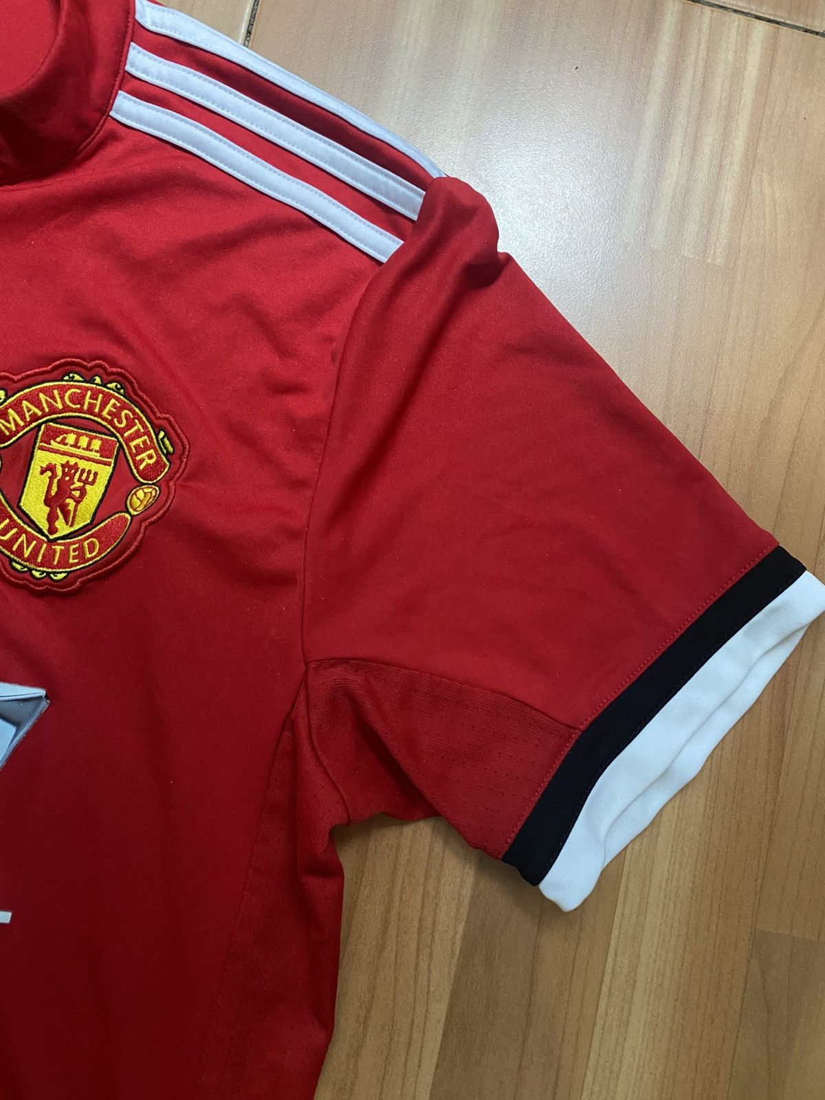 Adidas adidas Manchester United 2017/18 #7 Alexis Home Shirt Size US S / EU 44-46 / 1 - 8 Thumbnail