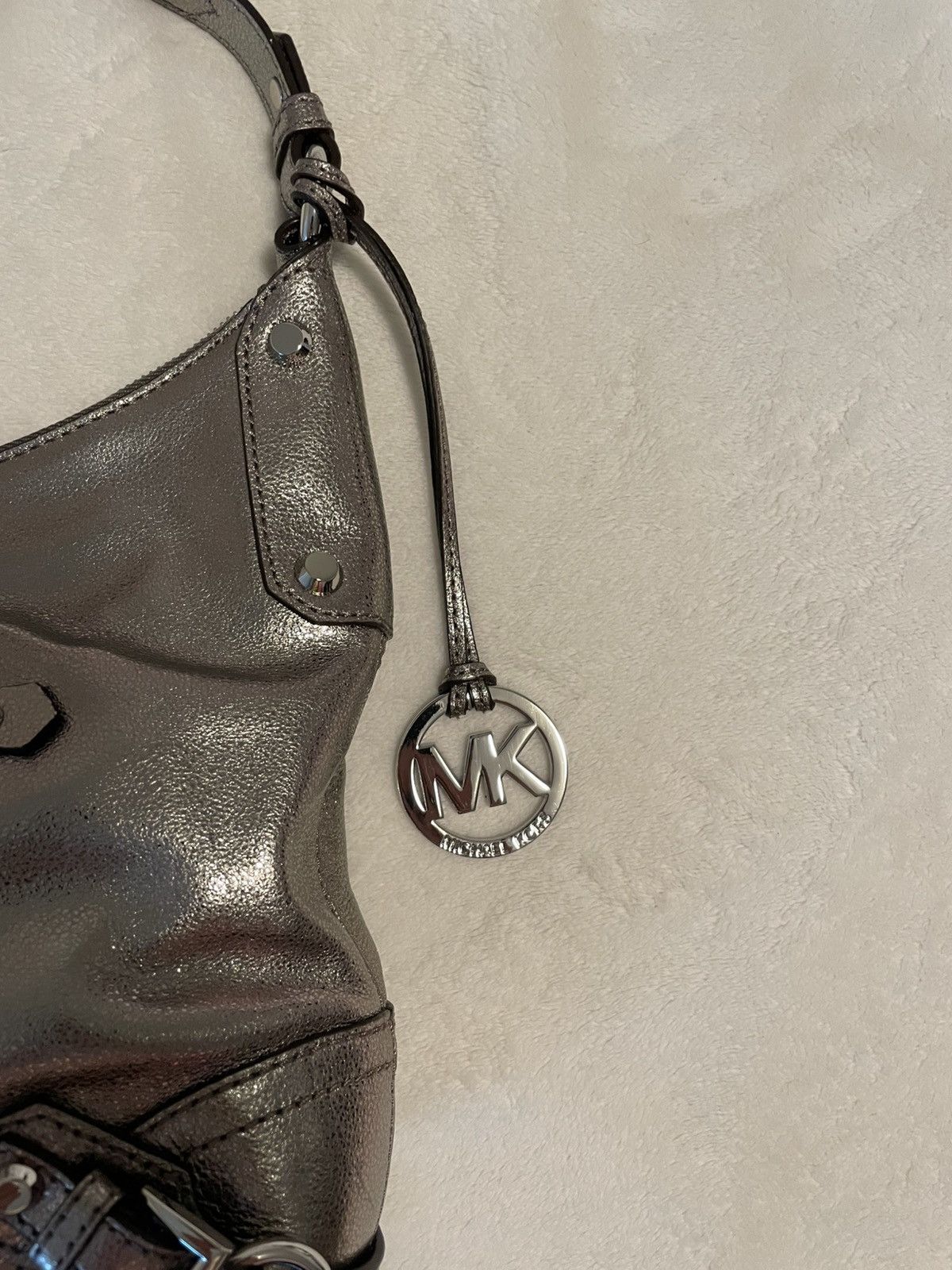 Michael Kors Michael Kors FALLON Nickel Colored Shoulder Bag Size ONE SIZE - 2 Thumbnail