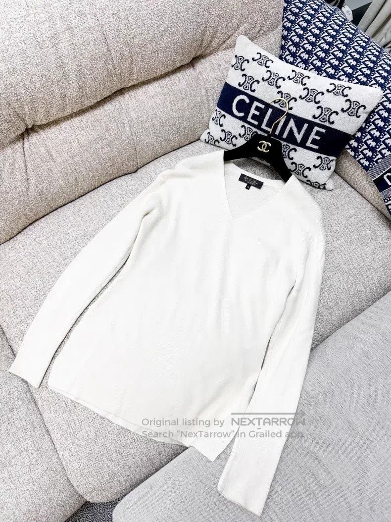 Loro Piana Loro Piana Off-white V-neck long-sleeve knit top Size XS / US 0-2 / IT 36-38 - 2 Thumbnail