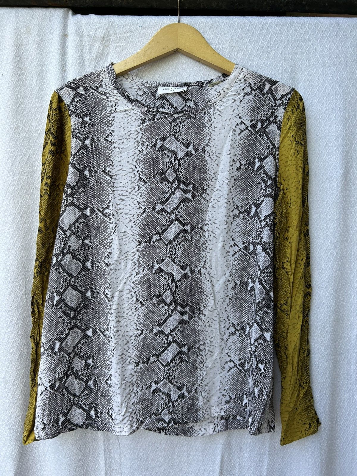 Japanese Brand Equipment femme snekskin archive longsleeve Size US M / EU 48-50 / 2 - 1 Thumbnail