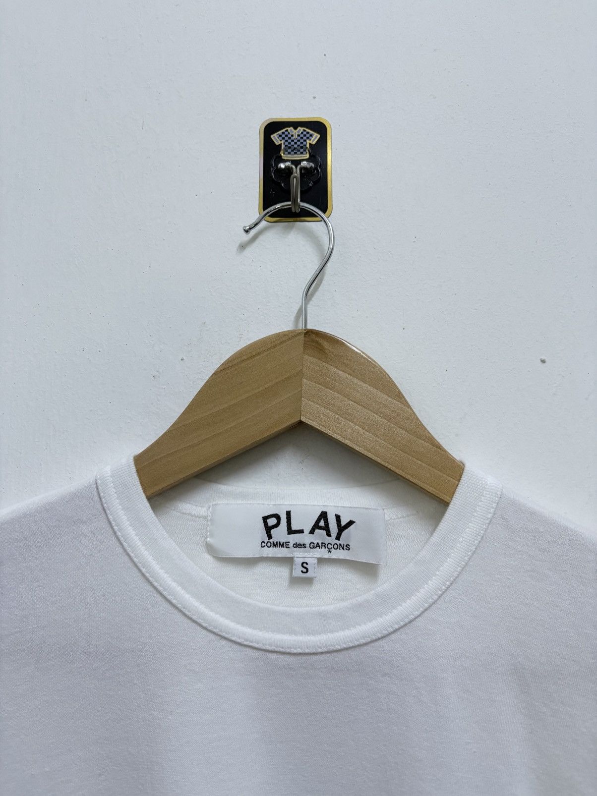 Comme des Garcons PLAY AD2024 Comme des Garcons PLAY Soft Red Heart Logo T-Shirt Size S / US 4 / IT 40 - 6 Thumbnail