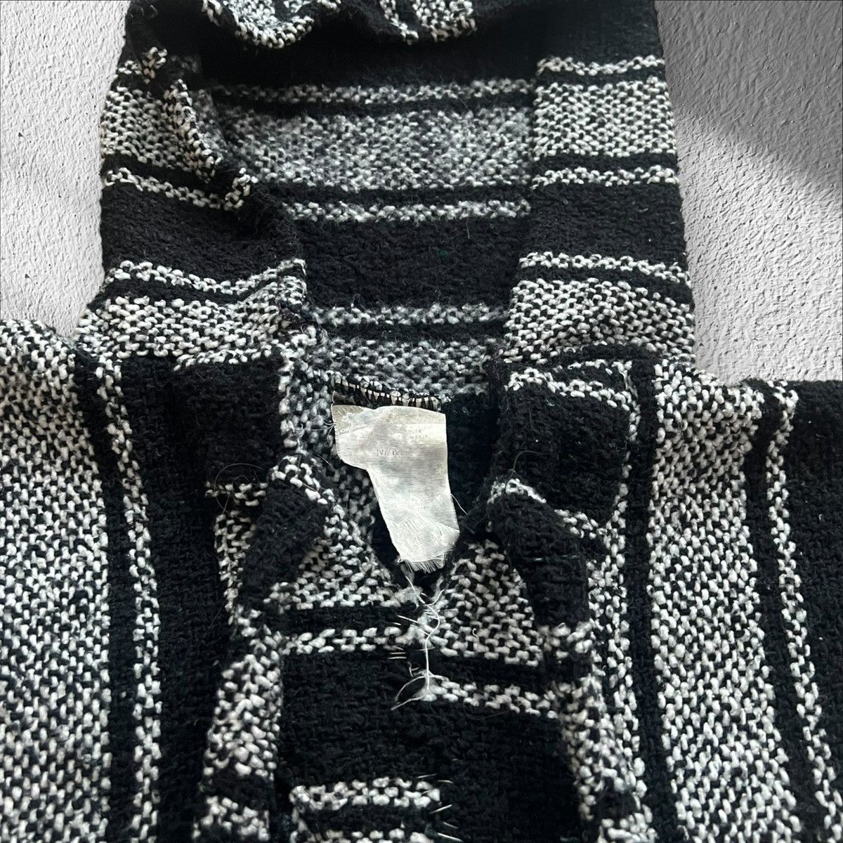 Vintage Vintage Mexican Baja Striped Drug Rug Hoodie – Size Medium Size US M / EU 48-50 / 2 - 3 Thumbnail