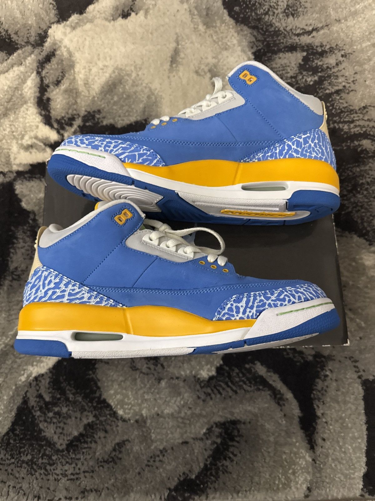 Jordan Brand Air Jordan 3 DTRT Size US 10 / EU 43 - 2 Thumbnail
