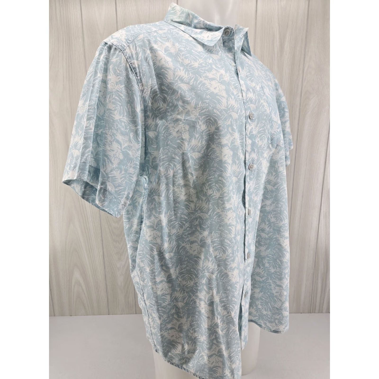 AQUA Columbia Hawaiian Aqua White Button Up Short Sleeve Shirt Men’s Size L Size US L / EU 52-54 / 3 - 6 Thumbnail