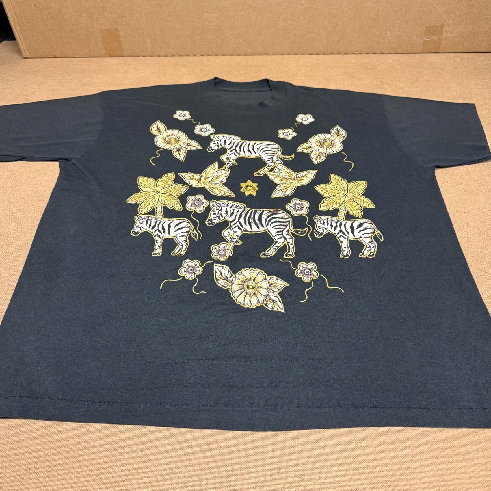 Vintage Zebra Floral Shirt Mens XL Black Graphic Animal Beaded Flowers Tee Embellished Size US XL / EU 56 / 4 - 2 Thumbnail