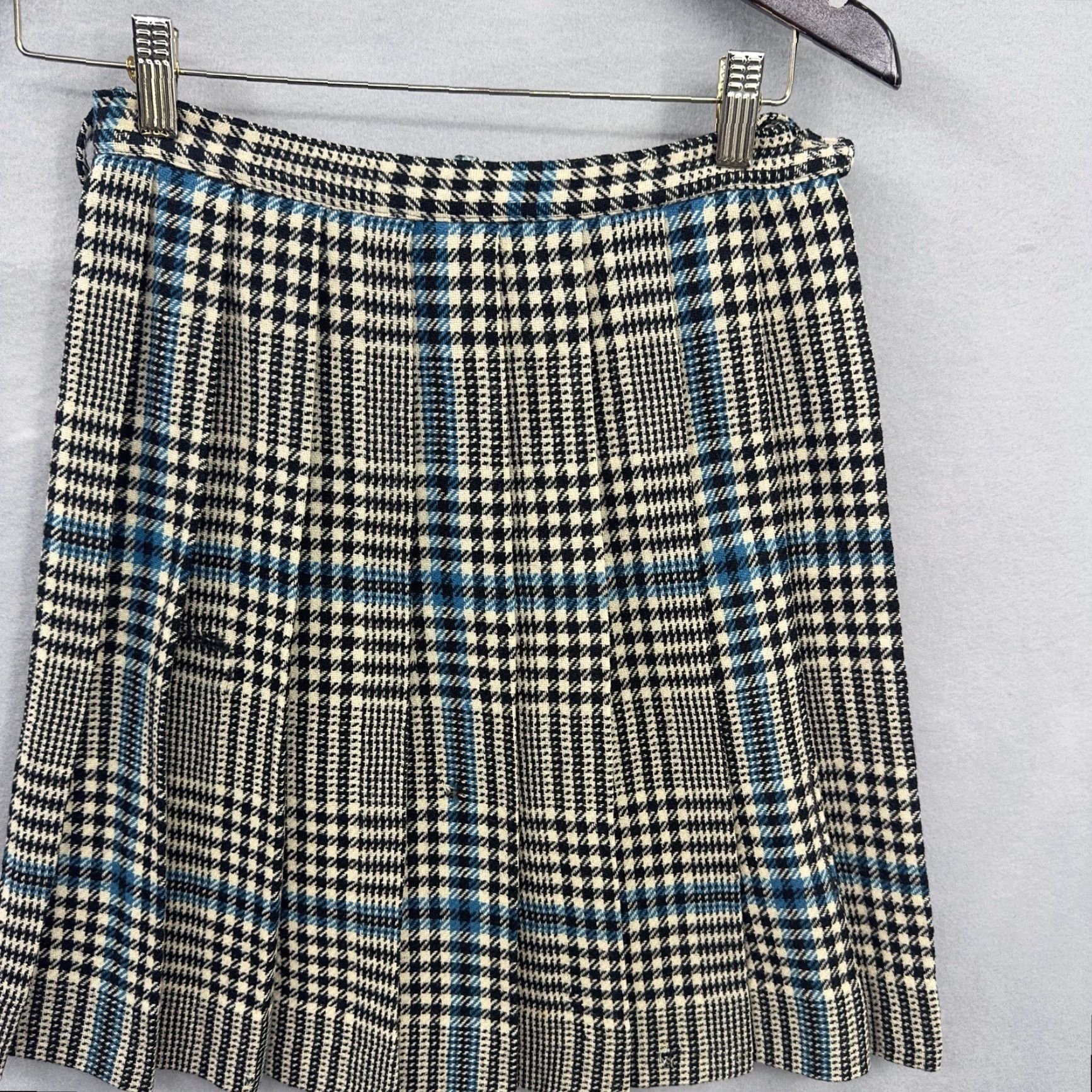 Vintage VINTAGE Bandstander Skirt Women Midi Plaid Wool Flannel Pleated A-Line READ Bandstander Skirt Small Black Retro Hipster Dark Academia 90s Size 28" / US 6 / IT 42 - 3 Thumbnail