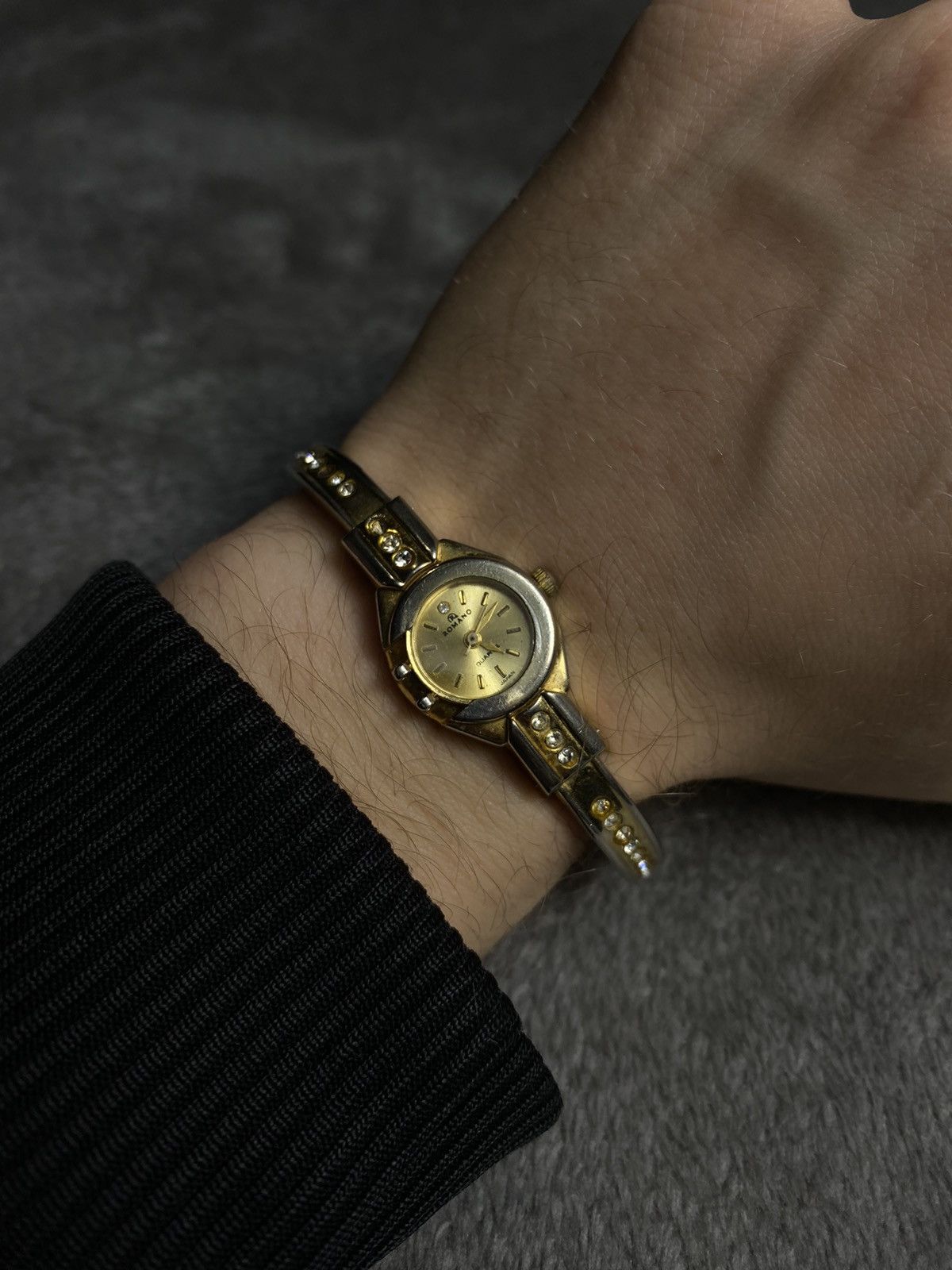 Vintage Vintage Bracelet Watch Gold Tone with Rhinestones Work 100% Size ONE SIZE - 1 Thumbnail