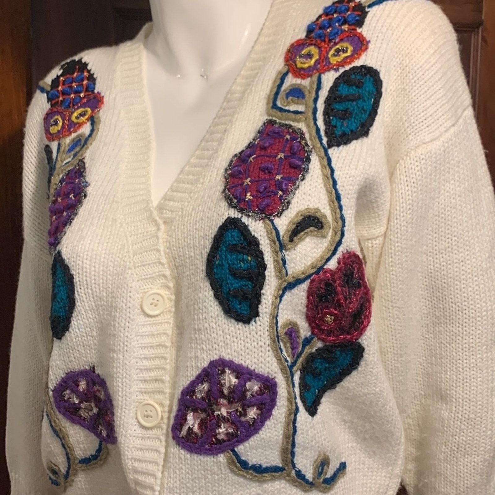 Vintage 80’s embroidered crewel botannical motifs white cardigan Size L / US 10 / IT 46 - 5 Thumbnail