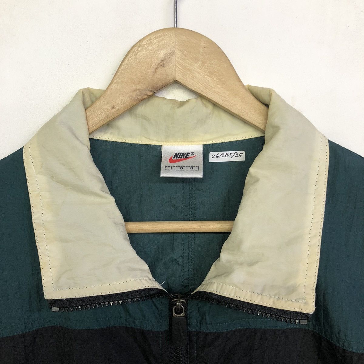 Nike Vintage 90 Nike Big Swoosh Windbreaker Light Jacket Size US L / EU 52-54 / 3 - 13 Thumbnail