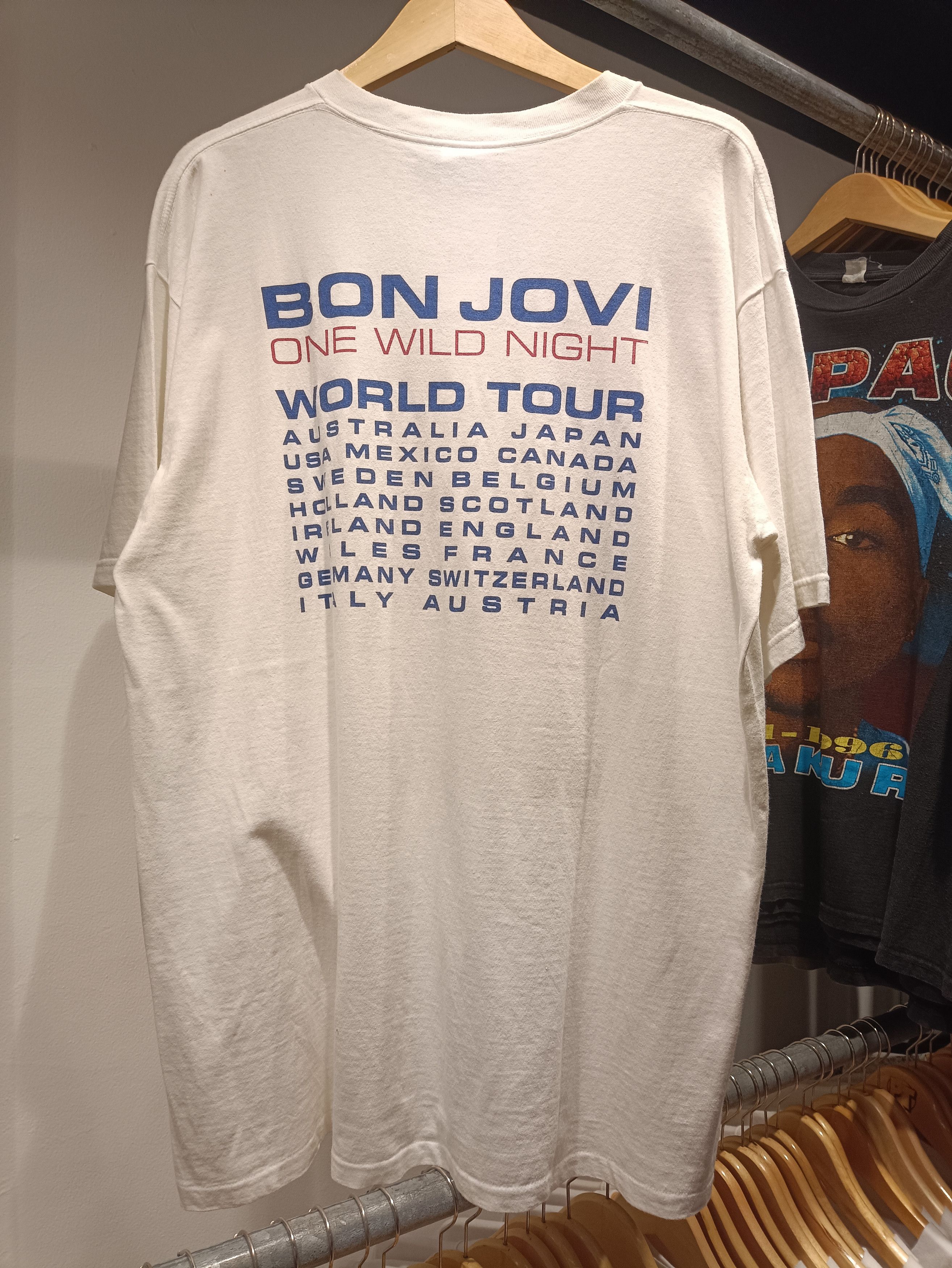 Band Tees × Vintage bon jovi one wild night tour 2001 Size US XL / EU 56 / 4 - 5 Thumbnail