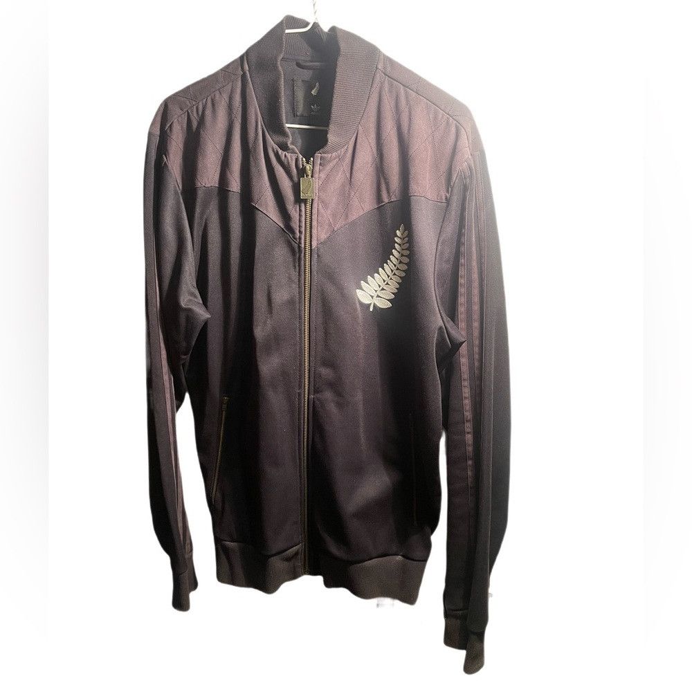 Adidas Vintage Adidas “all blacks” deadstock stretwear rugby jacket Size US L / EU 52-54 / 3 - 1 Thumbnail