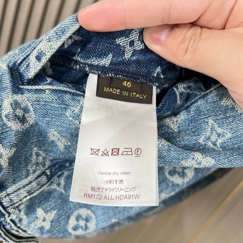 Louis Vuitton Louis Vuitton Blue full-print denim jacket Size US S / EU 44-46 / 1 - 7 Thumbnail