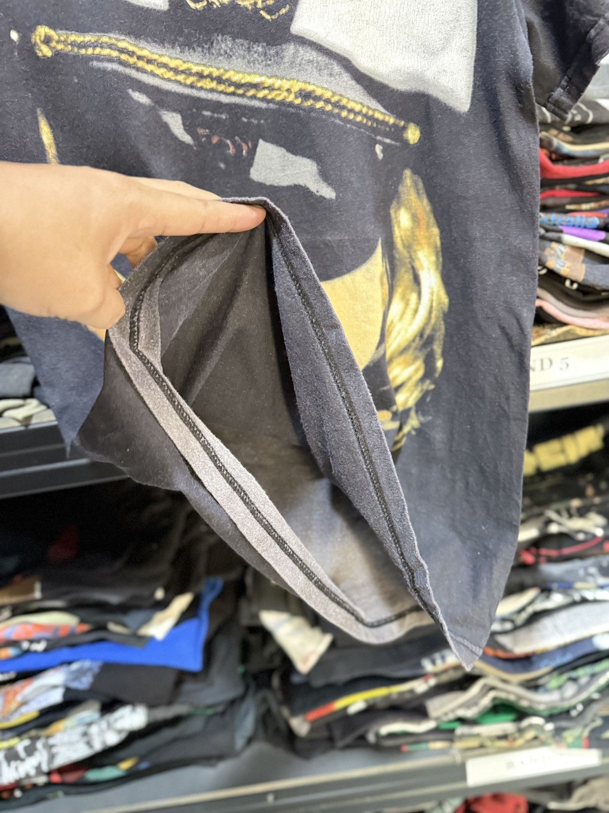 Band Tees Thrashed Vintage Modonna Signatures Network Sun Faded Tee Size US S / EU 44-46 / 1 - 6 Thumbnail
