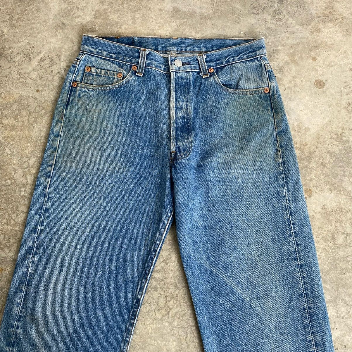 Levi's Vintage 90’s Levis 501 Faded Stonewashed Blue Denim Jeans Size US 30 / EU 46 - 2 Thumbnail