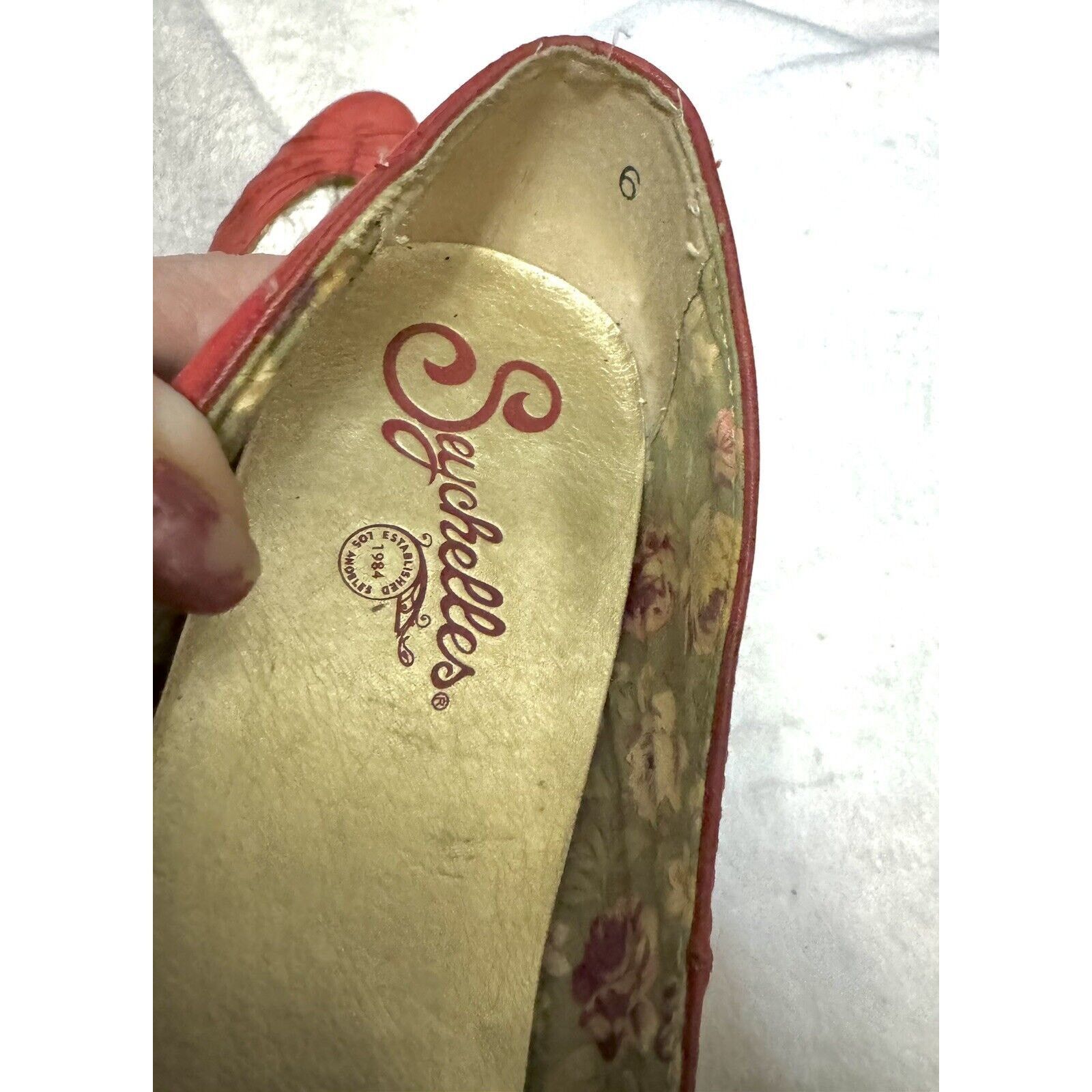 Seychelles Seychelles Women's Letter Press Pump in Red - Size 6 Size US 6 / IT 36 - 10 Thumbnail