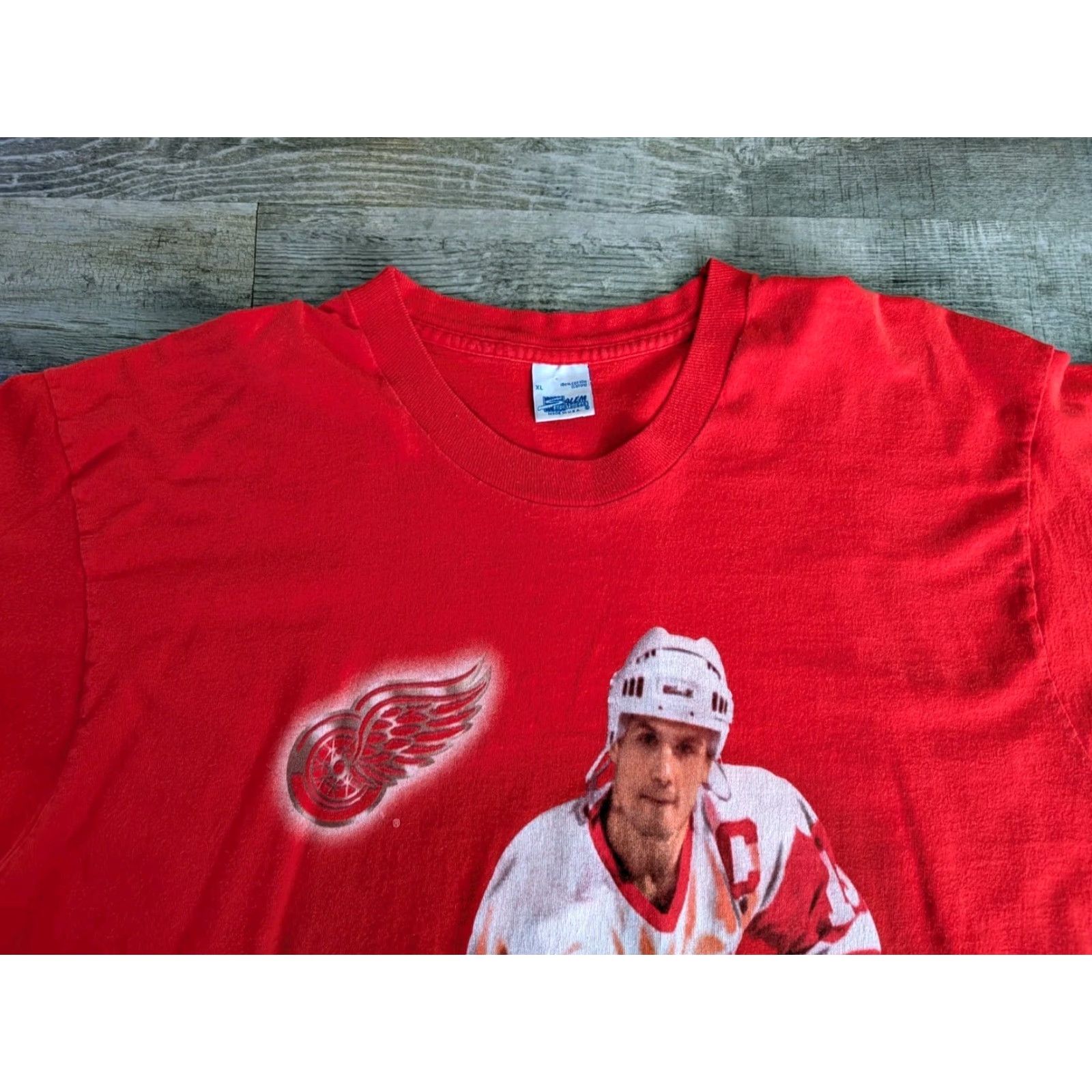 Salem Sportswear VINTAGE 90s Steve Yzerman Detroit Red Wings Salem Sportswear Tee Shirt XL Red USA Graphic Print Short Sleeve Crew Neck Single Stitch Men Size US XL / EU 56 / 4 - 4 Thumbnail