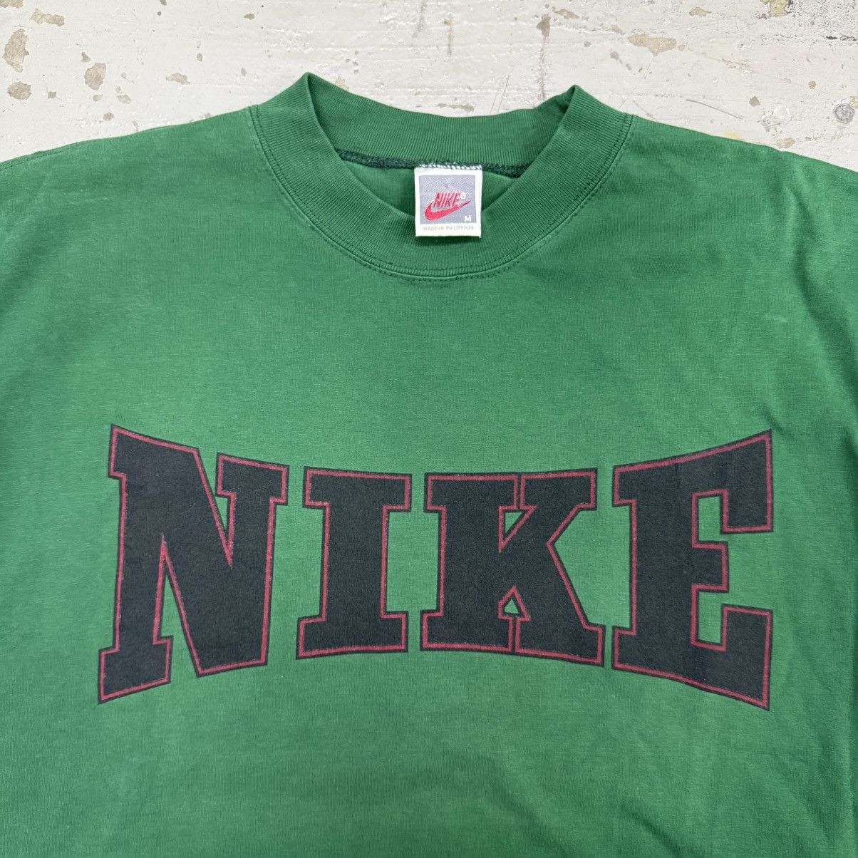 Nike Vintage Nike Curve Logo Tshirt Size US M / EU 48-50 / 2 - 2 Thumbnail