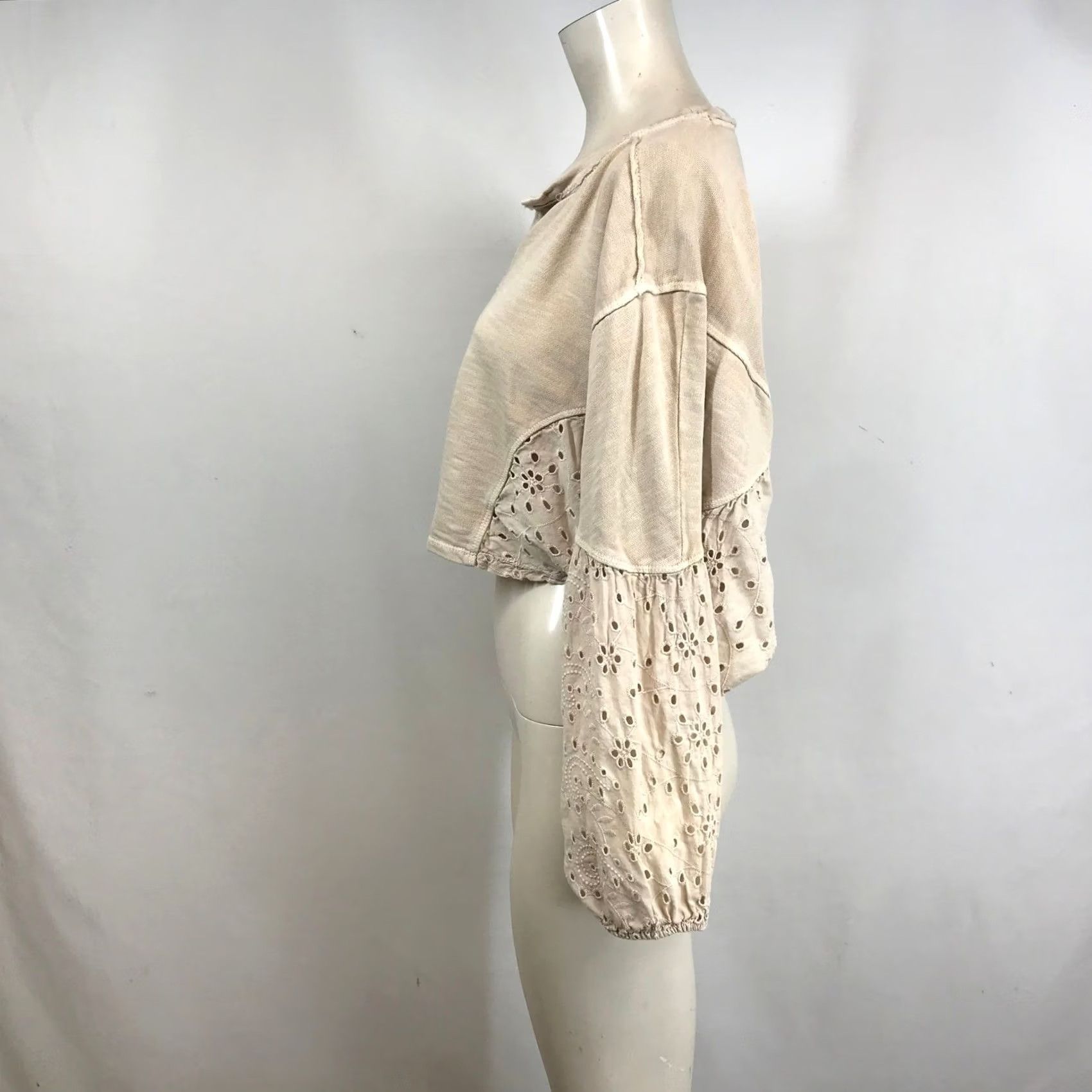 Vintage Pilcro Women Beige Cotton Eyelet Lace Balloon Sleeve Cropped Top S Size S / US 4 / IT 40 - 6 Thumbnail
