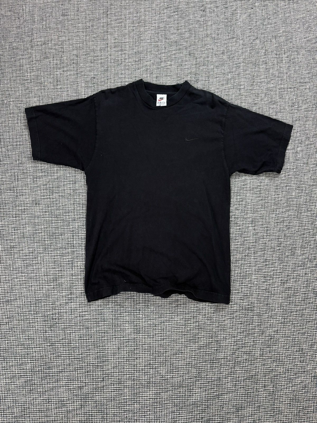 Nike 90s Nike vintage blank small swoosh basic t-shirt Size US S / EU 44-46 / 1 - 2 Thumbnail