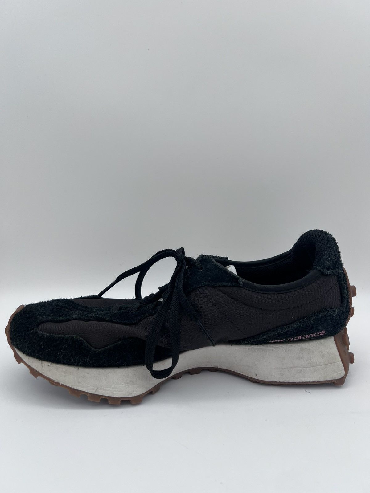 New Balance New Balance 327 mens 7.5 Black White Gum Size US 7.5 / EU 40-41 - 5 Thumbnail