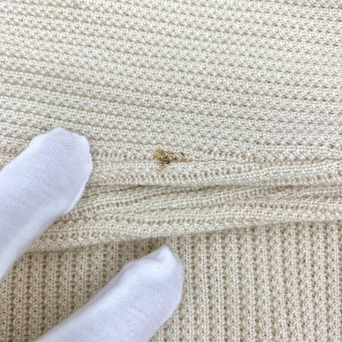 Gucci Gucci Beige Cashmere Long Sleeve Knitwear K26WX Size S / US 4 / IT 40 - 9 Thumbnail