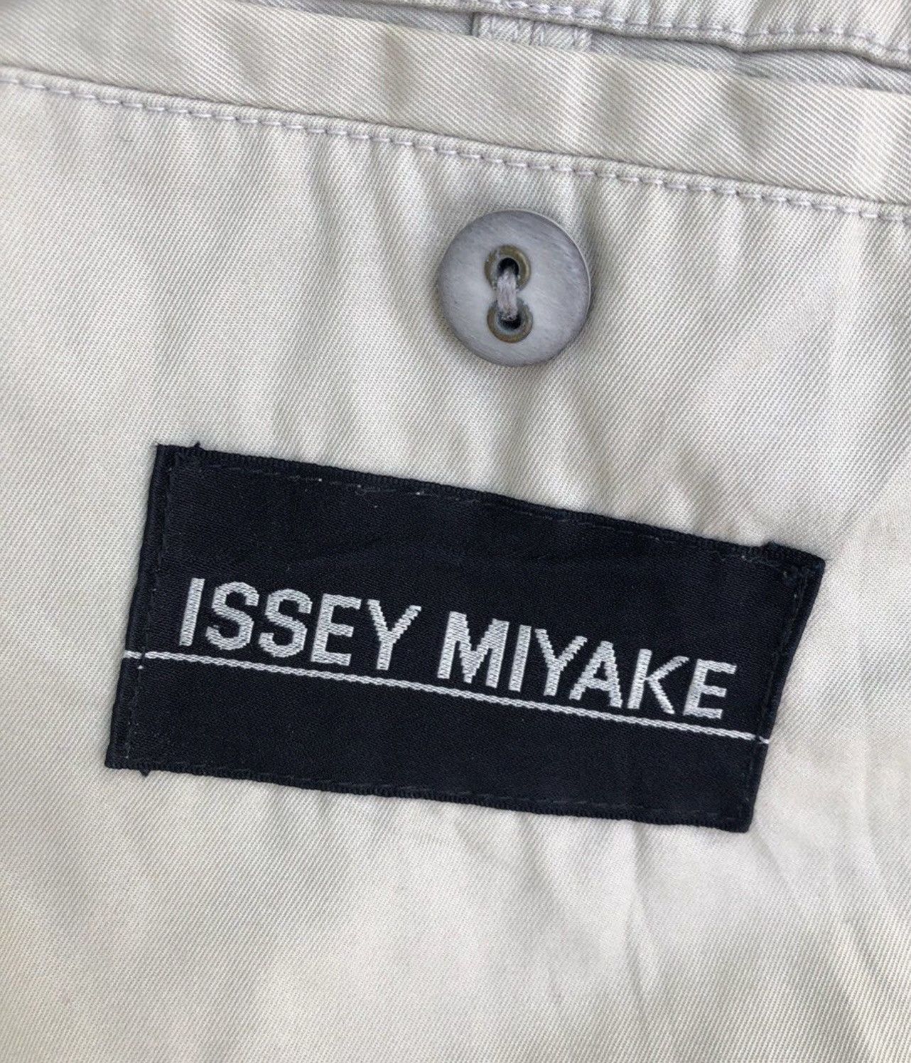 Issey Miyake 🔥A/W 1985 ISSEY MIYAKE DOUBLE-BUTTON DESIGN TRENCH COAT Size US M / EU 48-50 / 2 - 9 Thumbnail
