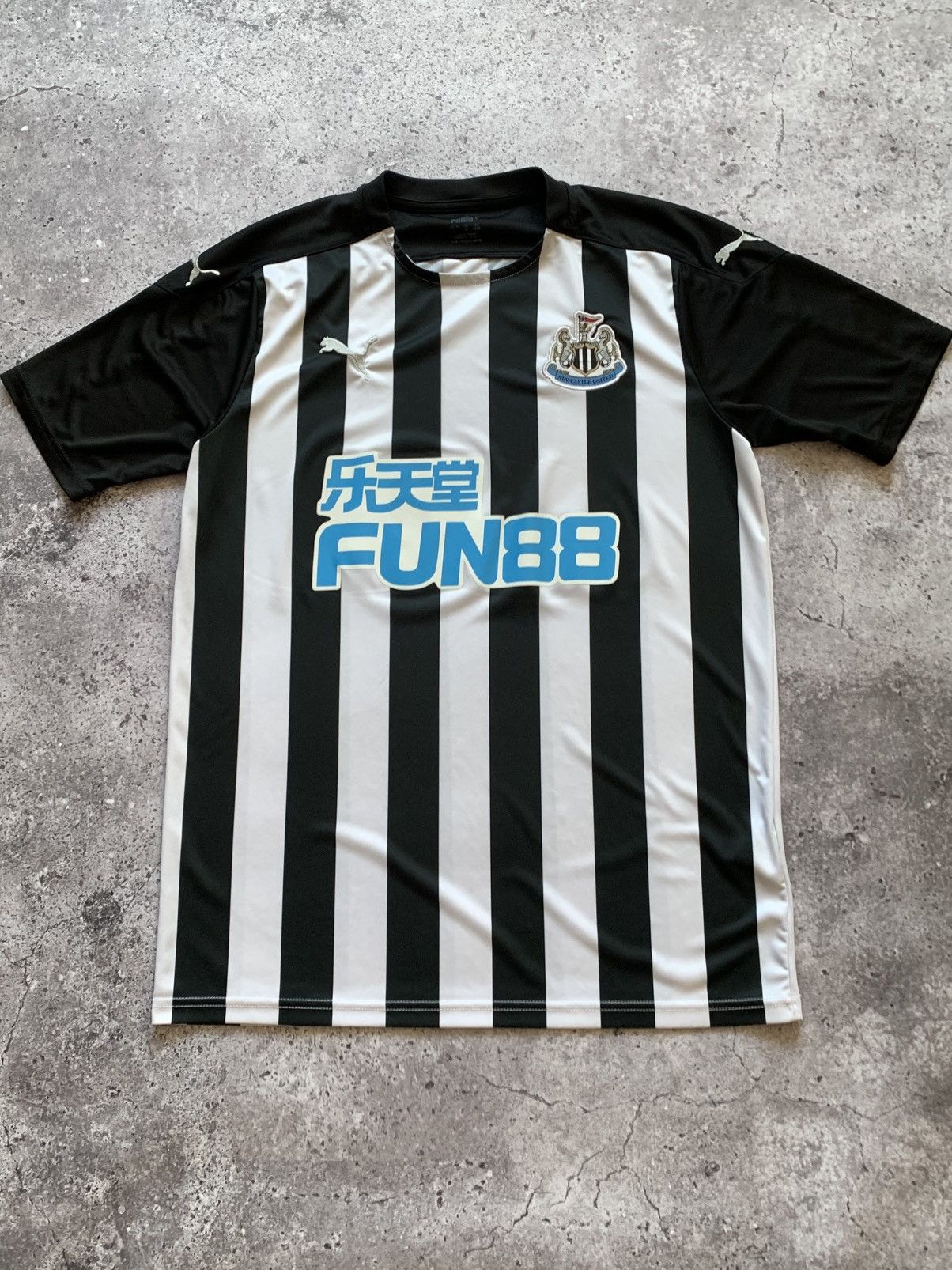 Puma 🔥PUMA NEWCASTLE UNITED 2020 2021 HOME SOCCER JERSEY Size US L / EU 52-54 / 3 - 2 Thumbnail