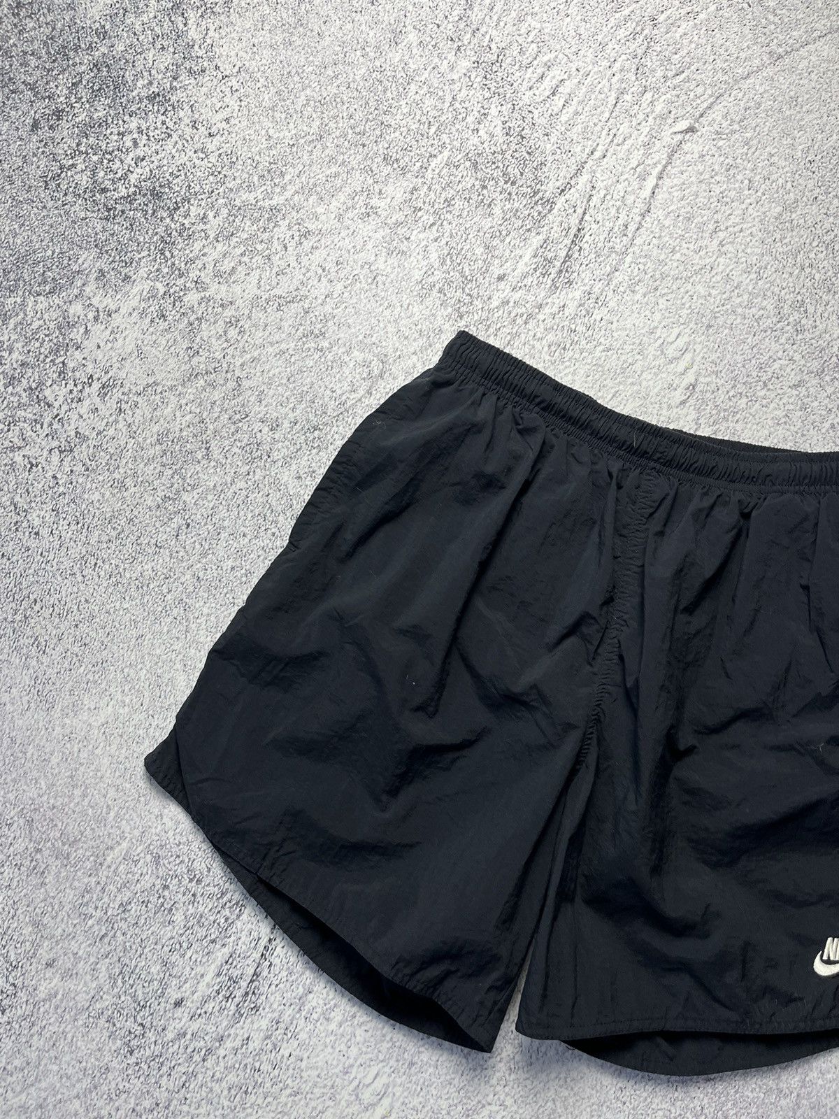 Nike Rare Vintage Nike Shorts Big Logo Y2K Size M Size US 32 / EU 48 - 2 Thumbnail