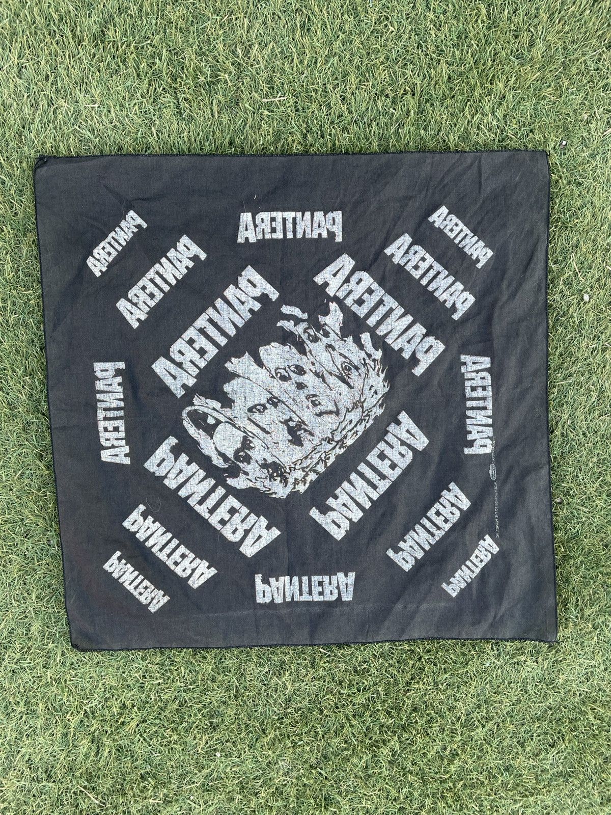 Other Vintage 1995 Band Pantera Concert Bandana 20x20 USA Size 26 - 5 Thumbnail