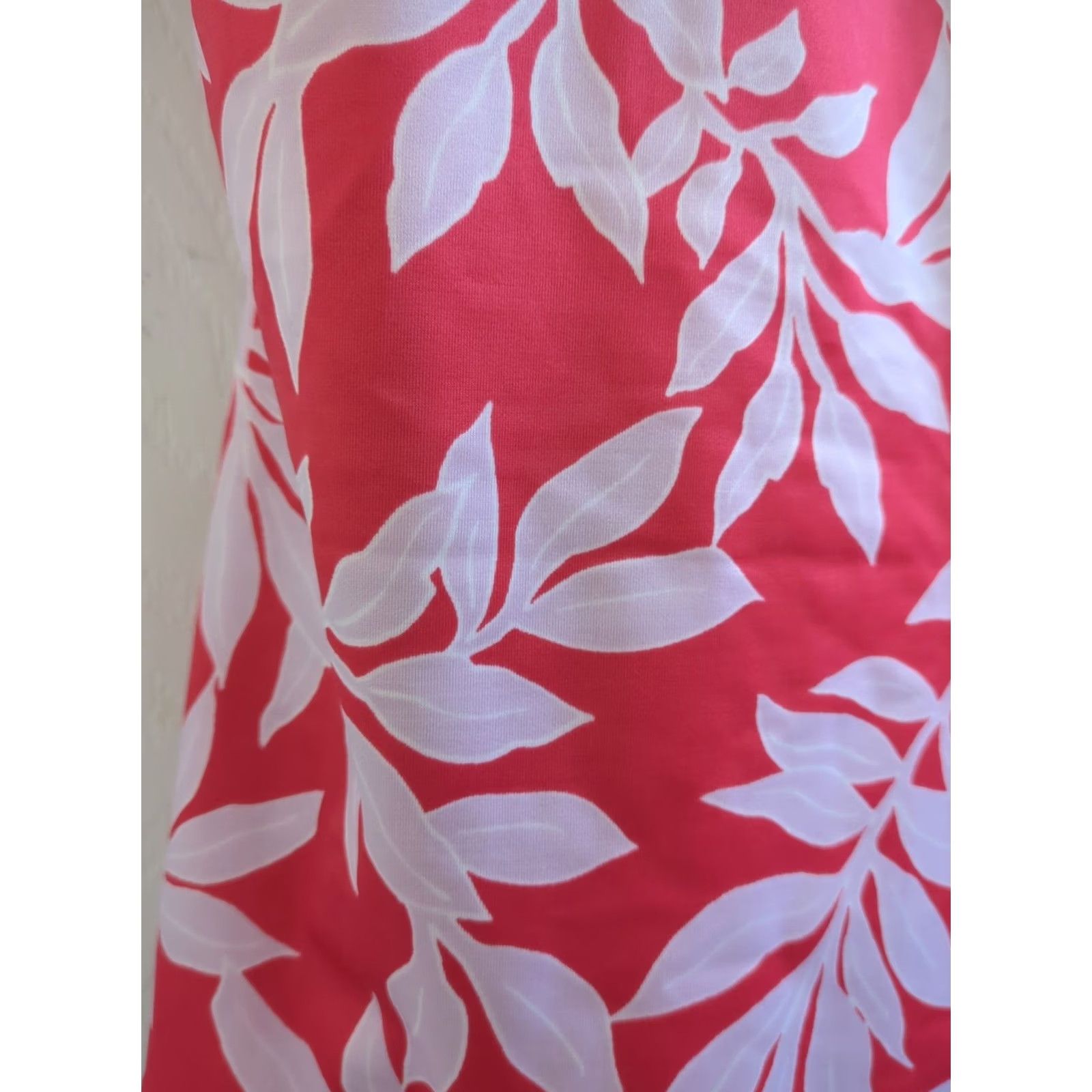 Vintage All In Motion Tankini Top Red Leaf Pattern 20W Womens Cross Strap Light Pad Built-In Bra Lined Padded Removable Pads Adjustable Strap Tankini Size 3XL / US 20-22 - 3 Thumbnail