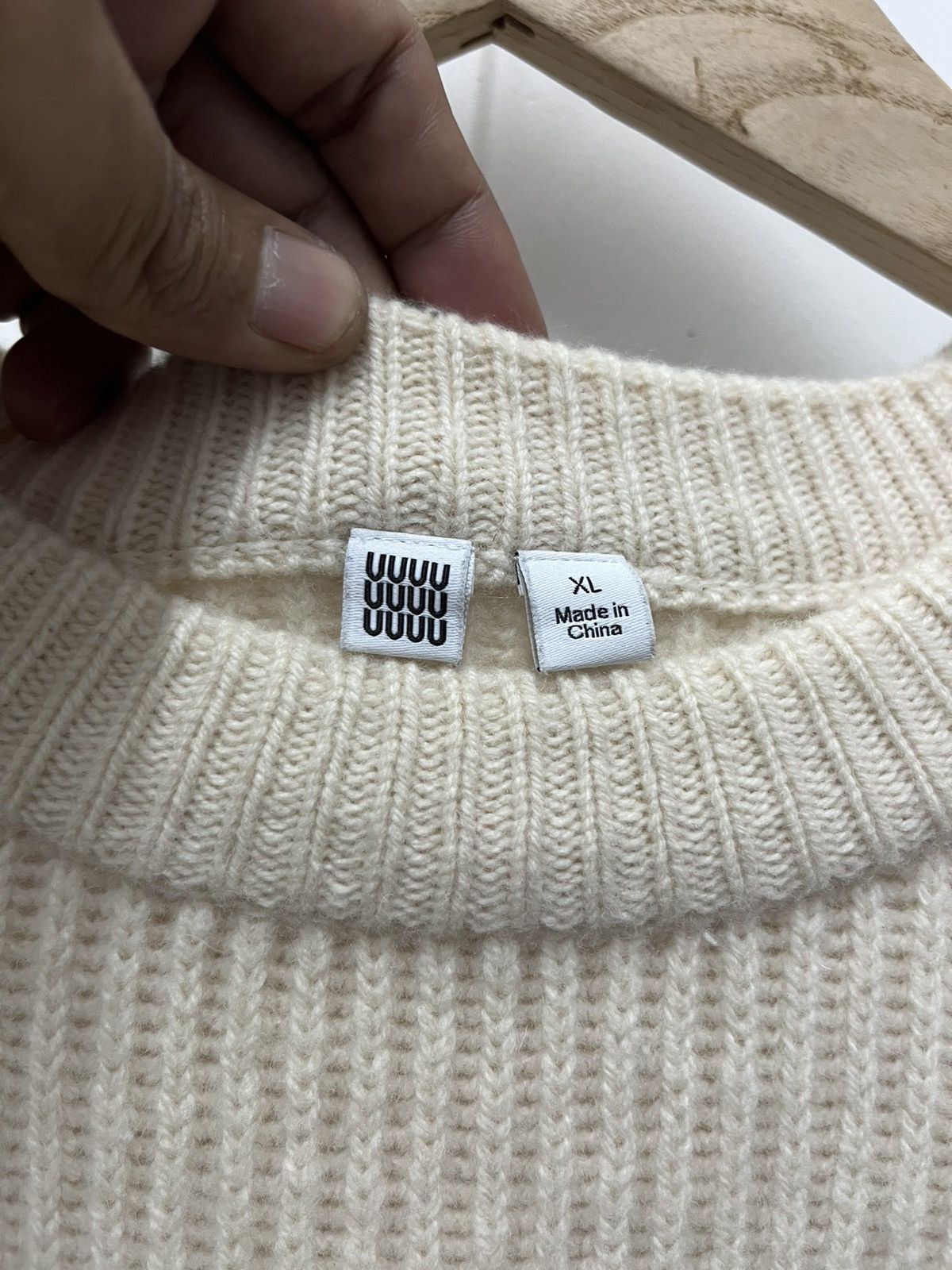Uniqlo UUUU Lemarie X Uniqlo Sweater Knitwear Size US XL / EU 56 / 4 - 8 Thumbnail