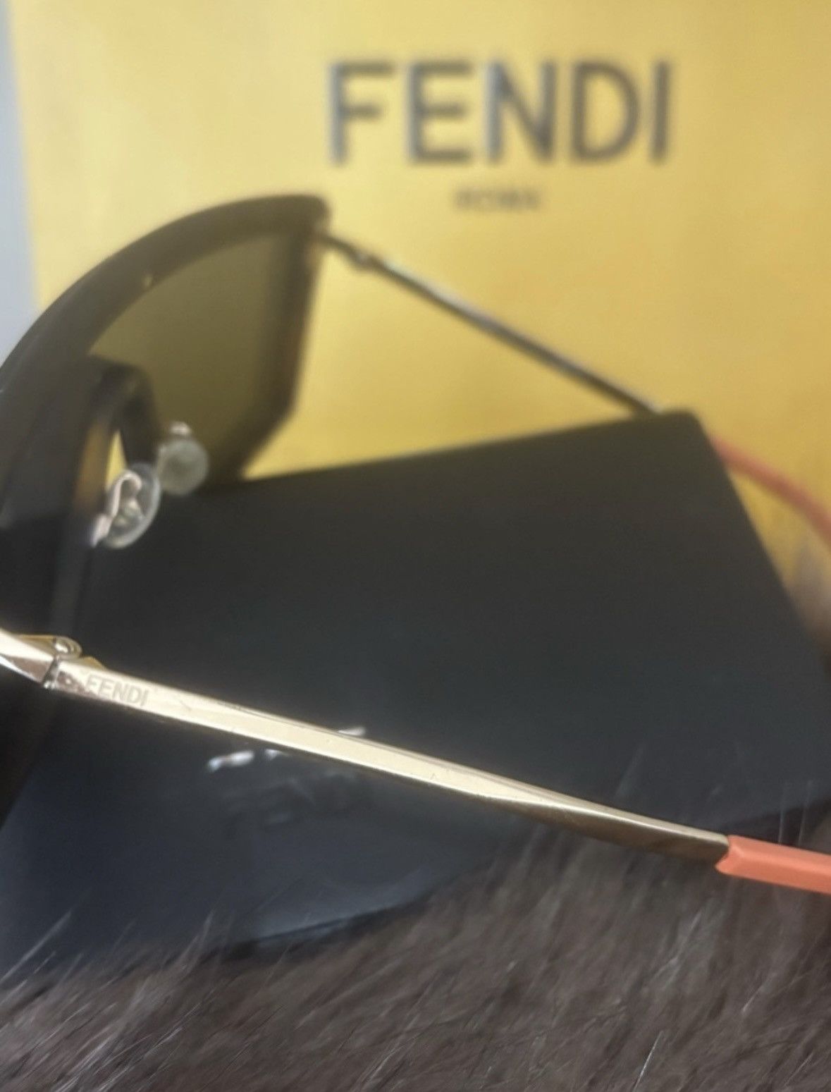 Fendi Fendi Logo Shield Sunglasses Brown Black Gold Tortoise Size ONE SIZE - 3 Thumbnail