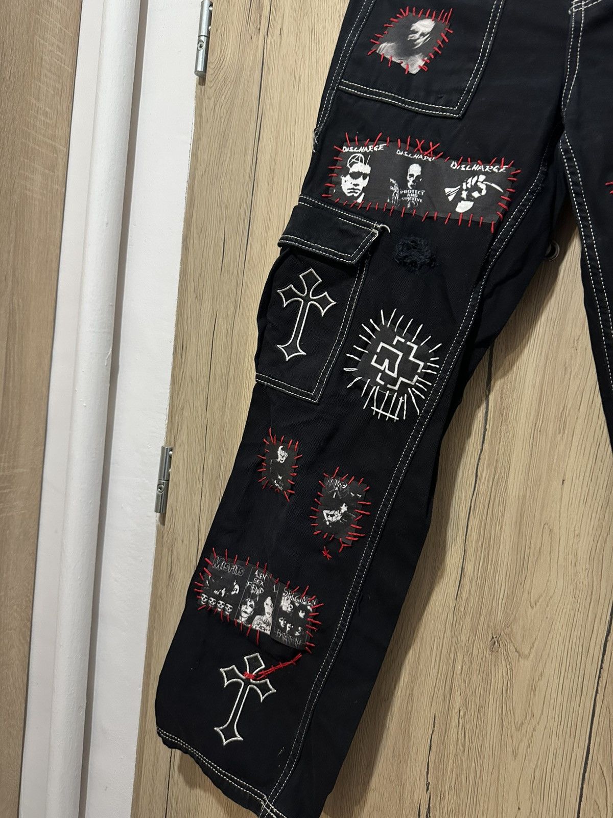 Custommade Pants with patches, hand-embroidered and hand-sewn. Y2K Size 25" / US 0 / IT 36 - 3 Thumbnail
