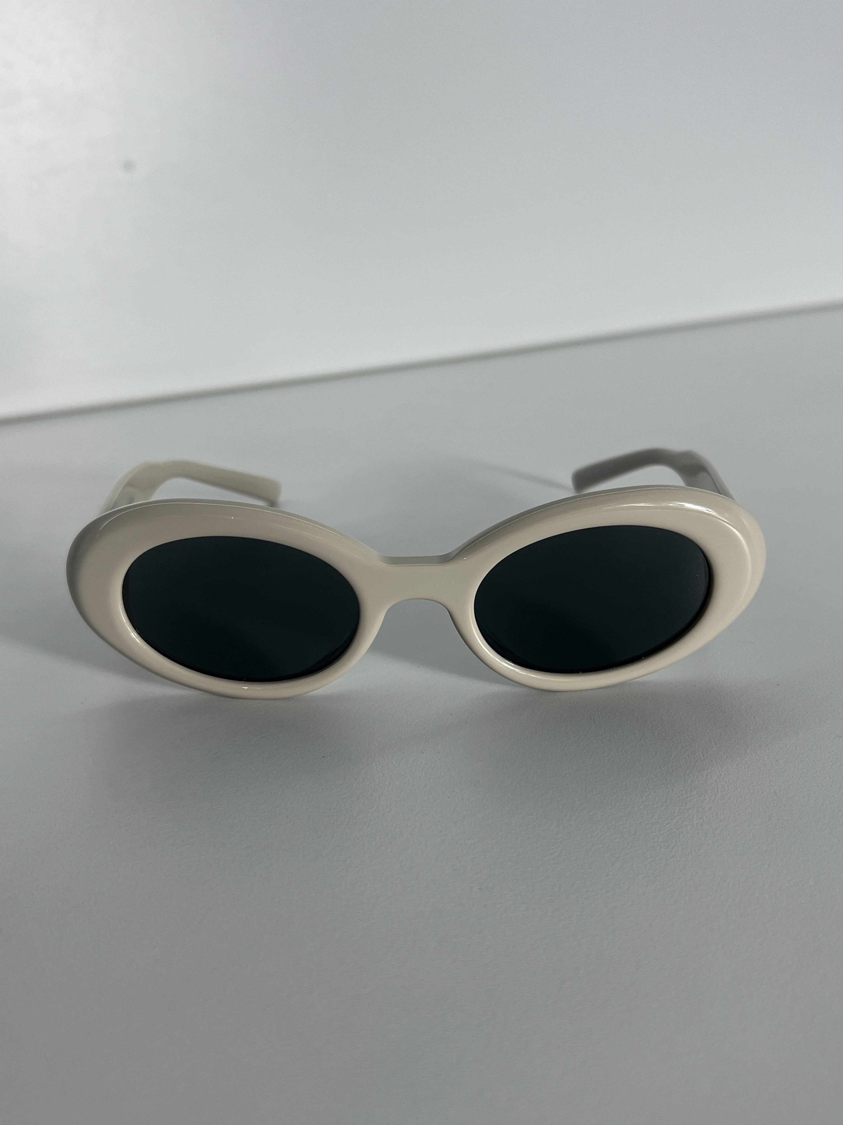 Gentle Monster × Maison Margiela Maison Margiela x Gentle Monster MM005 Oval Beige Sunglasses Size ONE SIZE - 1 Thumbnail